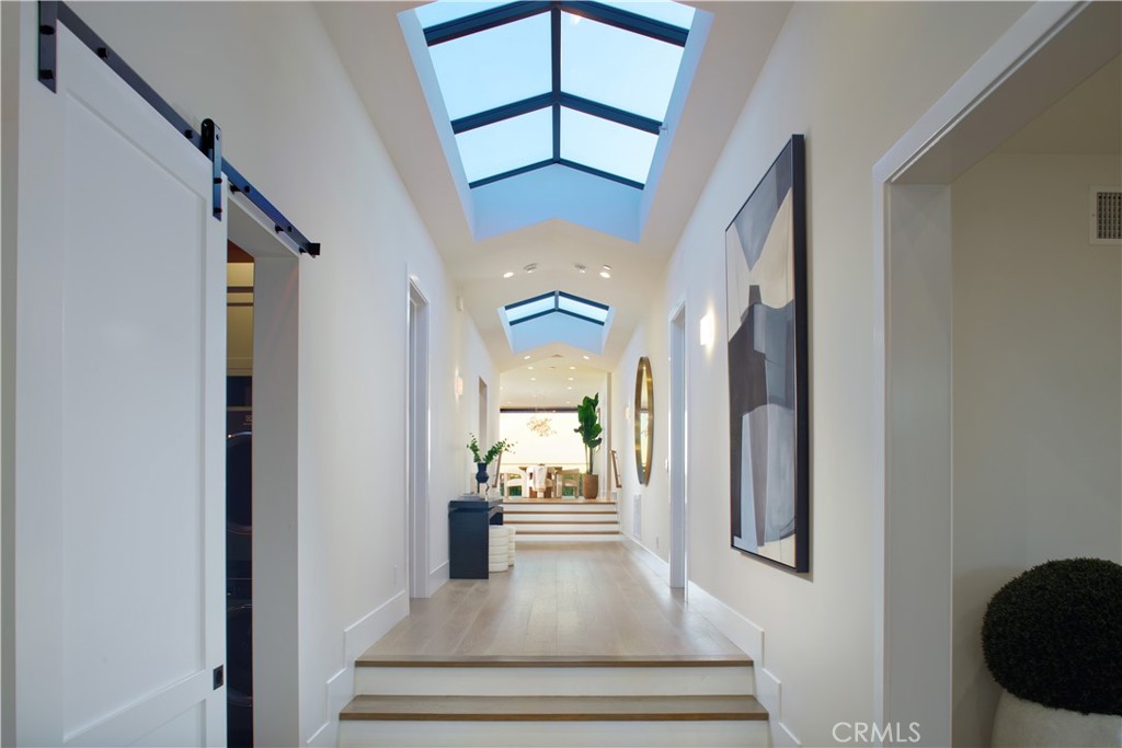 Corona del Mar, California, 92625, United States, 4 Bedrooms Bedrooms, ,5 BathroomsBathrooms,Residential,For Sale,1992054