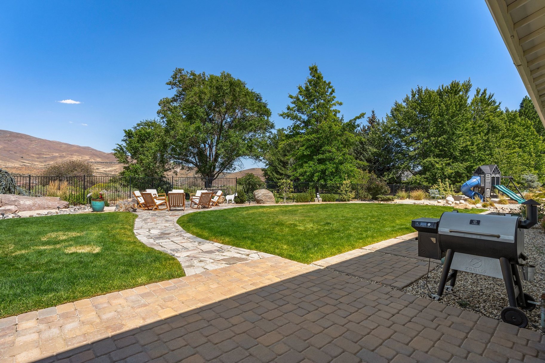  Private Luxury Retreat in Verdi with Custom Designer Finishes & Peavine Views - 物件實景
