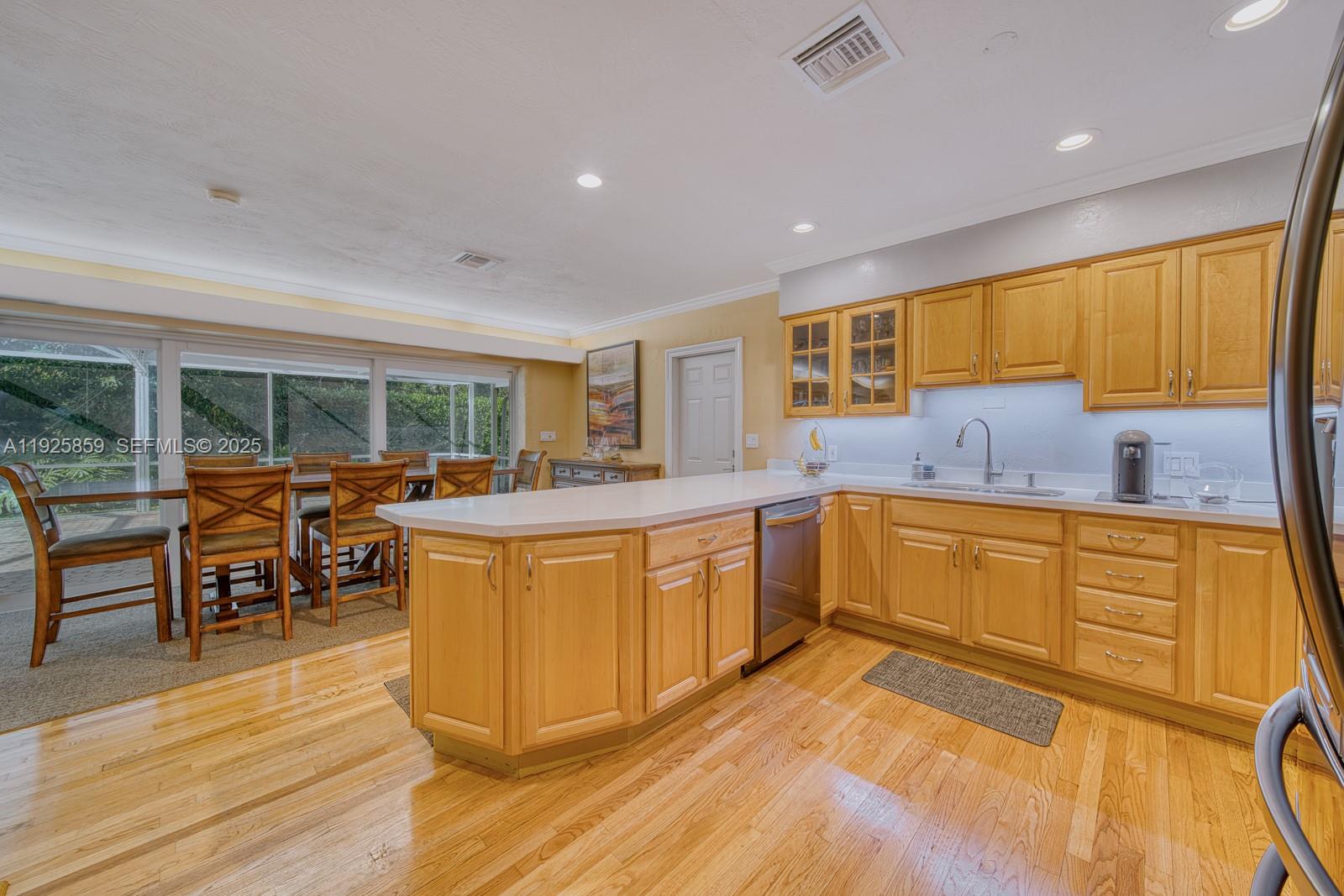 Pinecrest, Florida, 33156, United States, 3 Bedrooms Bedrooms, ,2 BathroomsBathrooms,Residential,For Sale,2003323