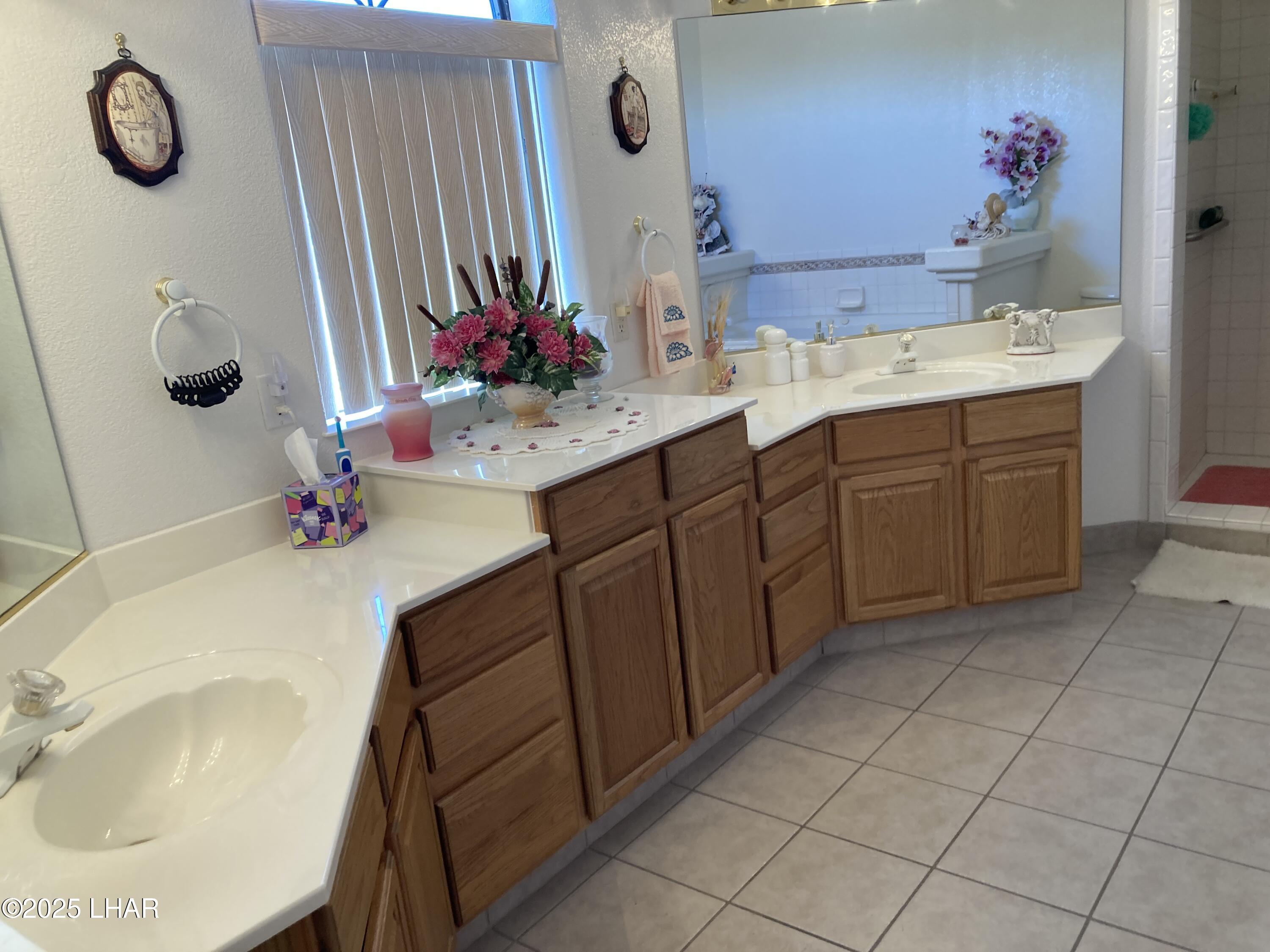 Lake Havasu City, Arizona, 86404, United States, 3 Bedrooms Bedrooms, ,3 BathroomsBathrooms,Residential,For Sale,1949772