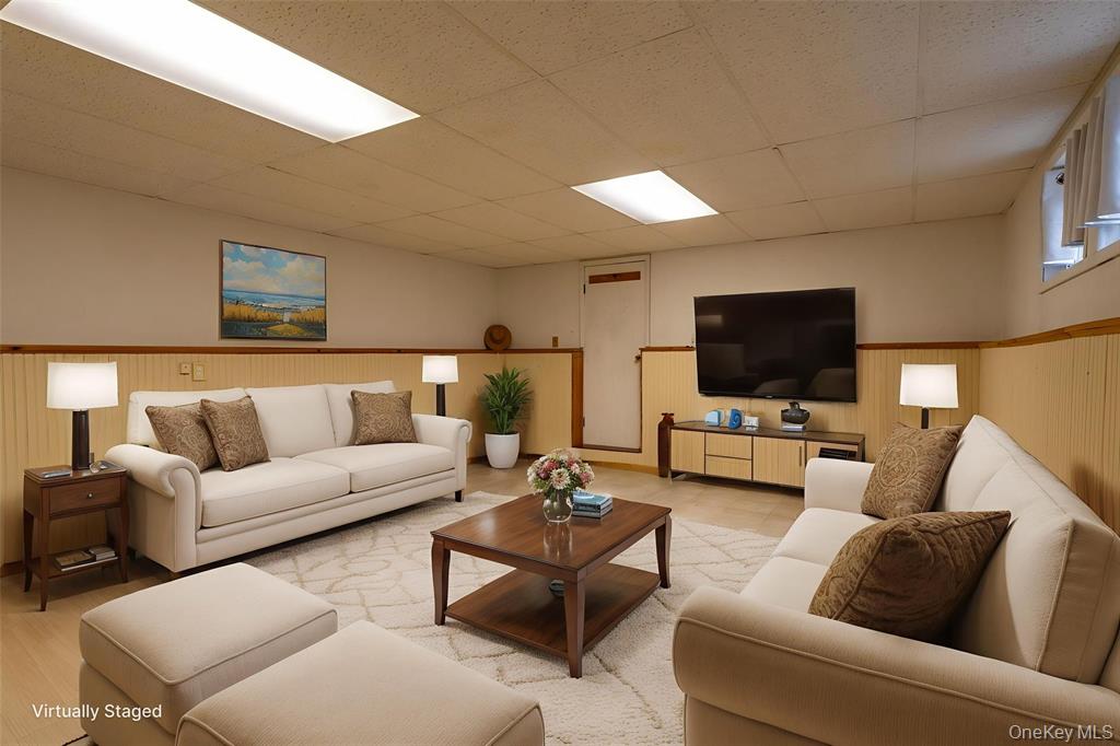 Mohegan Lake, New York, 10547, United States, 3 Bedrooms Bedrooms, ,1 BathroomBathrooms,Residential,For Sale,1992350