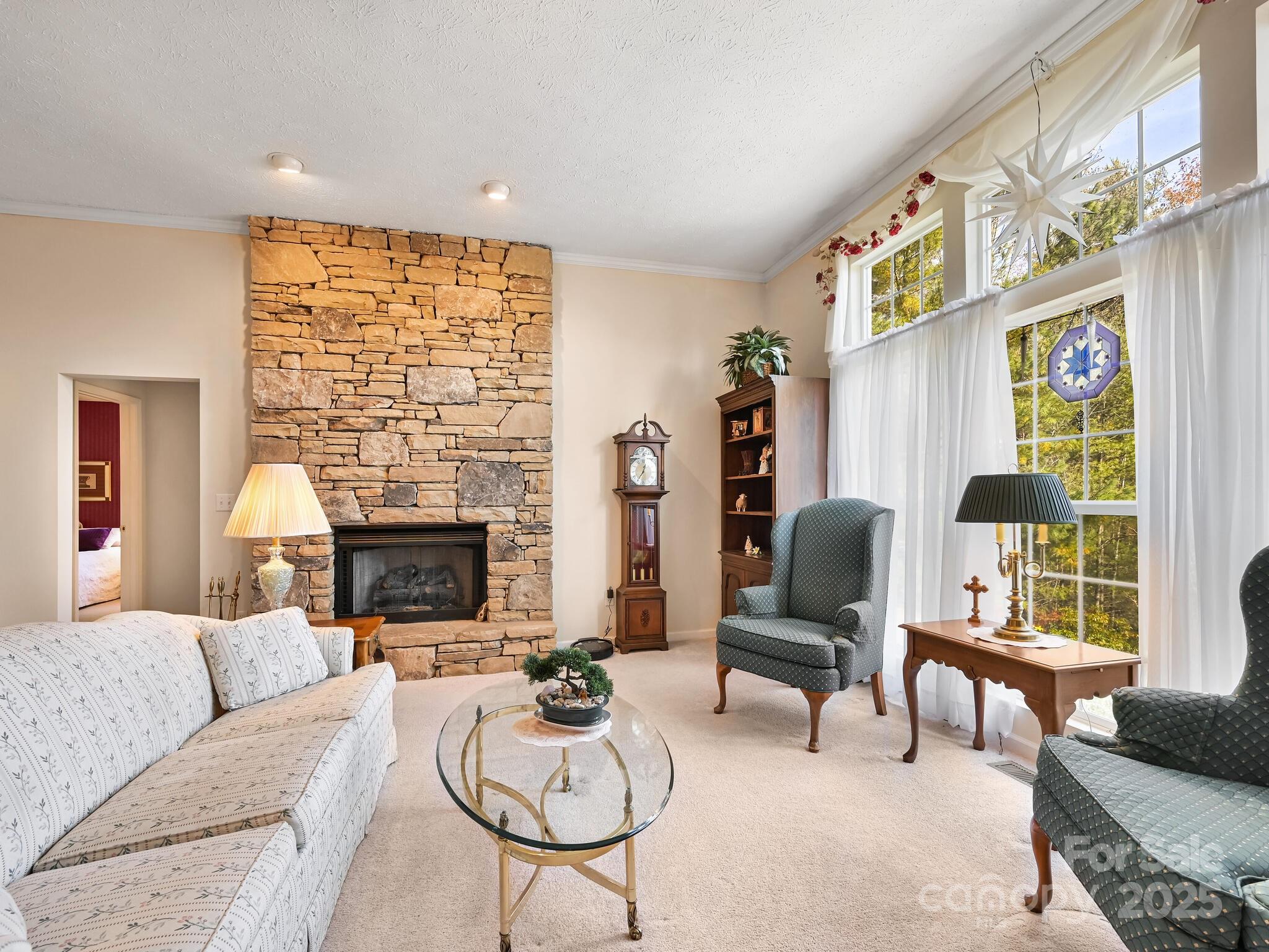 Hendersonville, North Carolina, 28739, United States, 3 Bedrooms Bedrooms, ,3 BathroomsBathrooms,Residential,For Sale,2005496