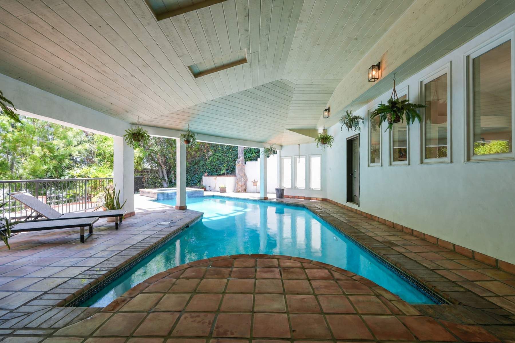  2216 East Live Oak Drive - 物件實景