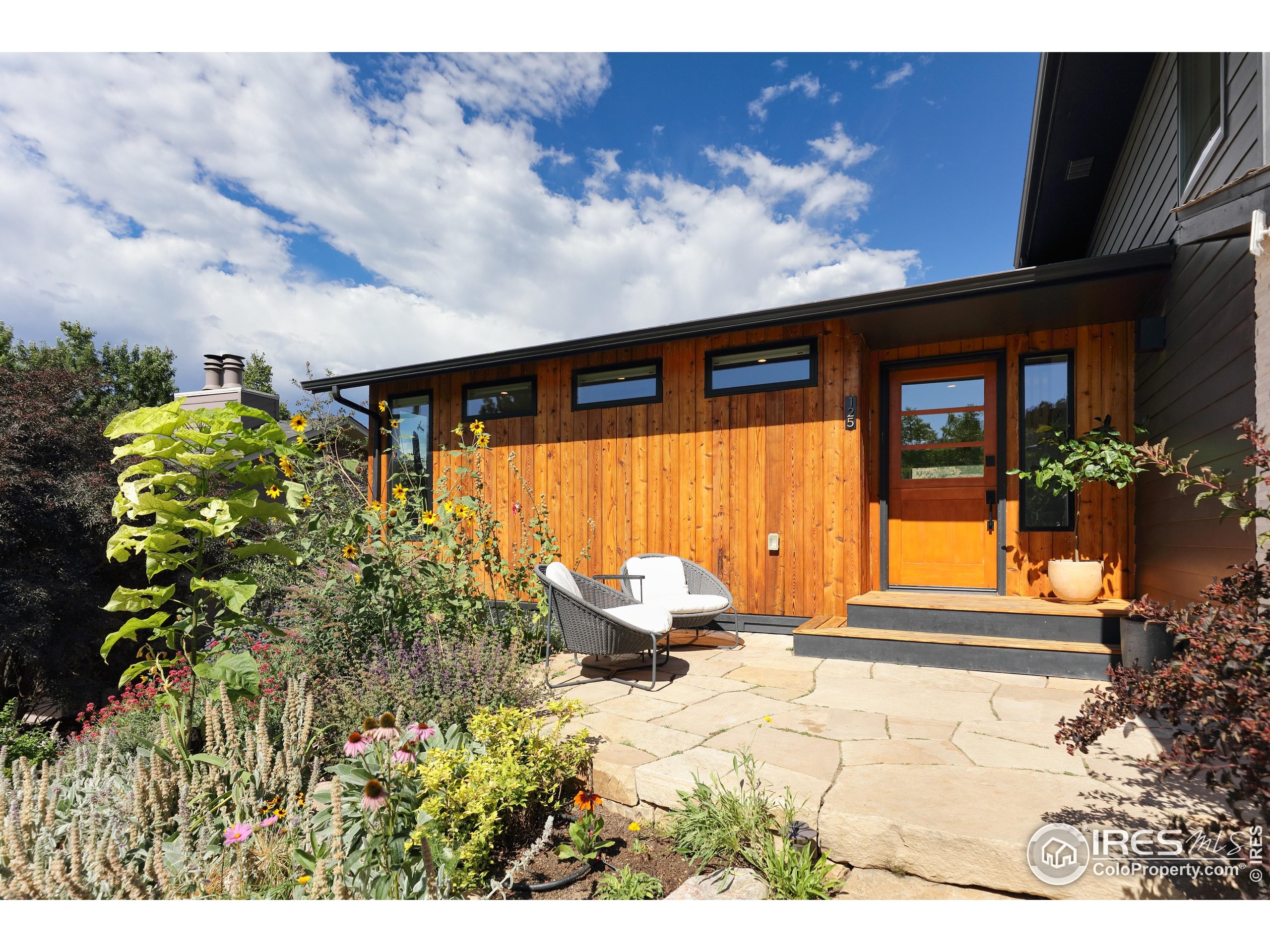 Lyons, Colorado, 80540, United States, 4 Bedrooms Bedrooms, ,2 BathroomsBathrooms,Residential,For Sale,1926189