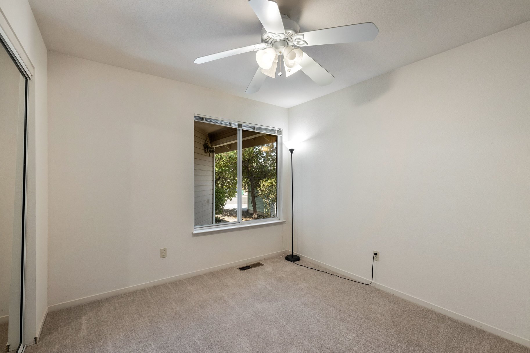  Location Location Location Recently updated perfect starter home - 物件實景