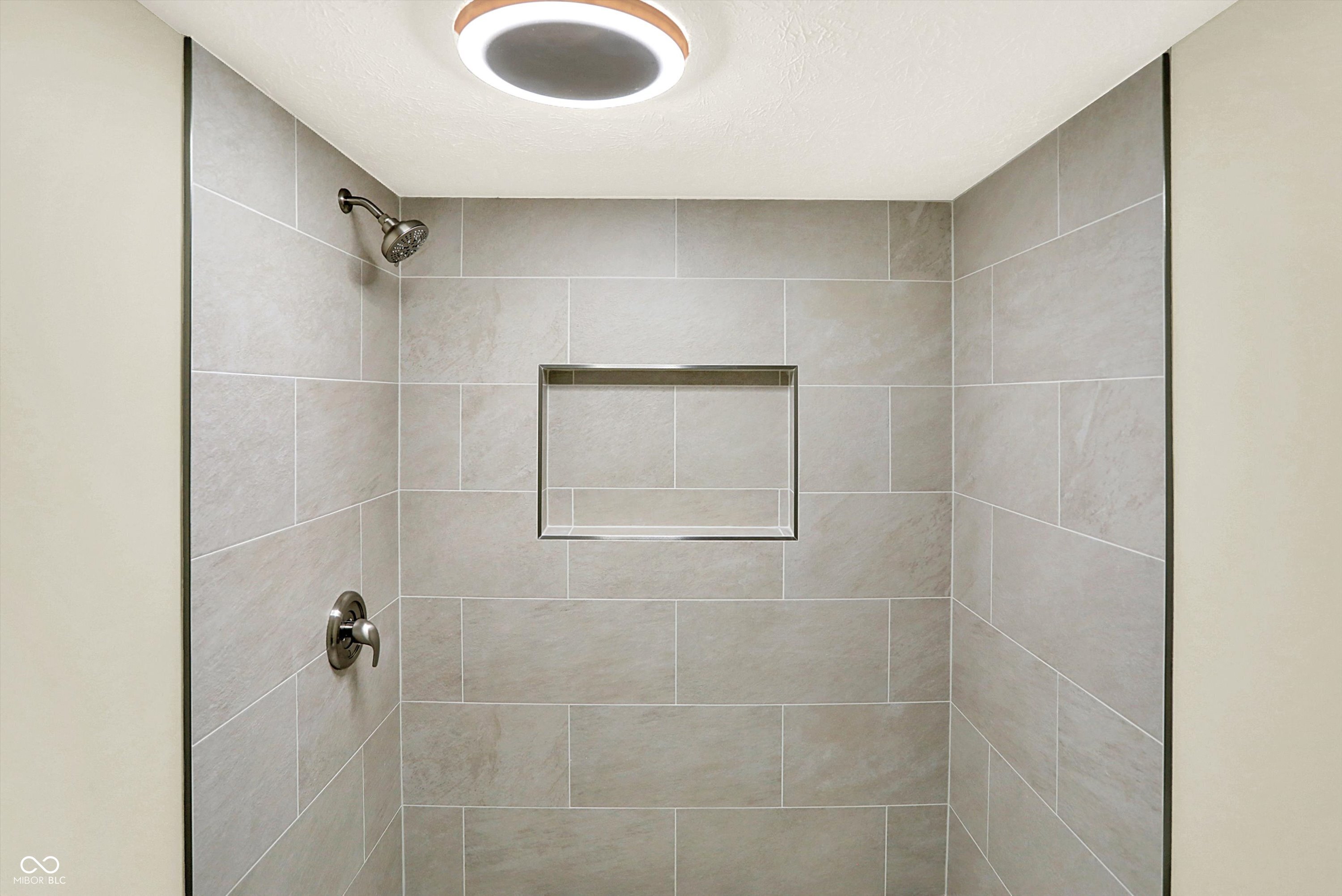 Bargersville, Indiana, 46106, United States, 5 Bedrooms Bedrooms, ,4 BathroomsBathrooms,Residential,For Sale,1975044