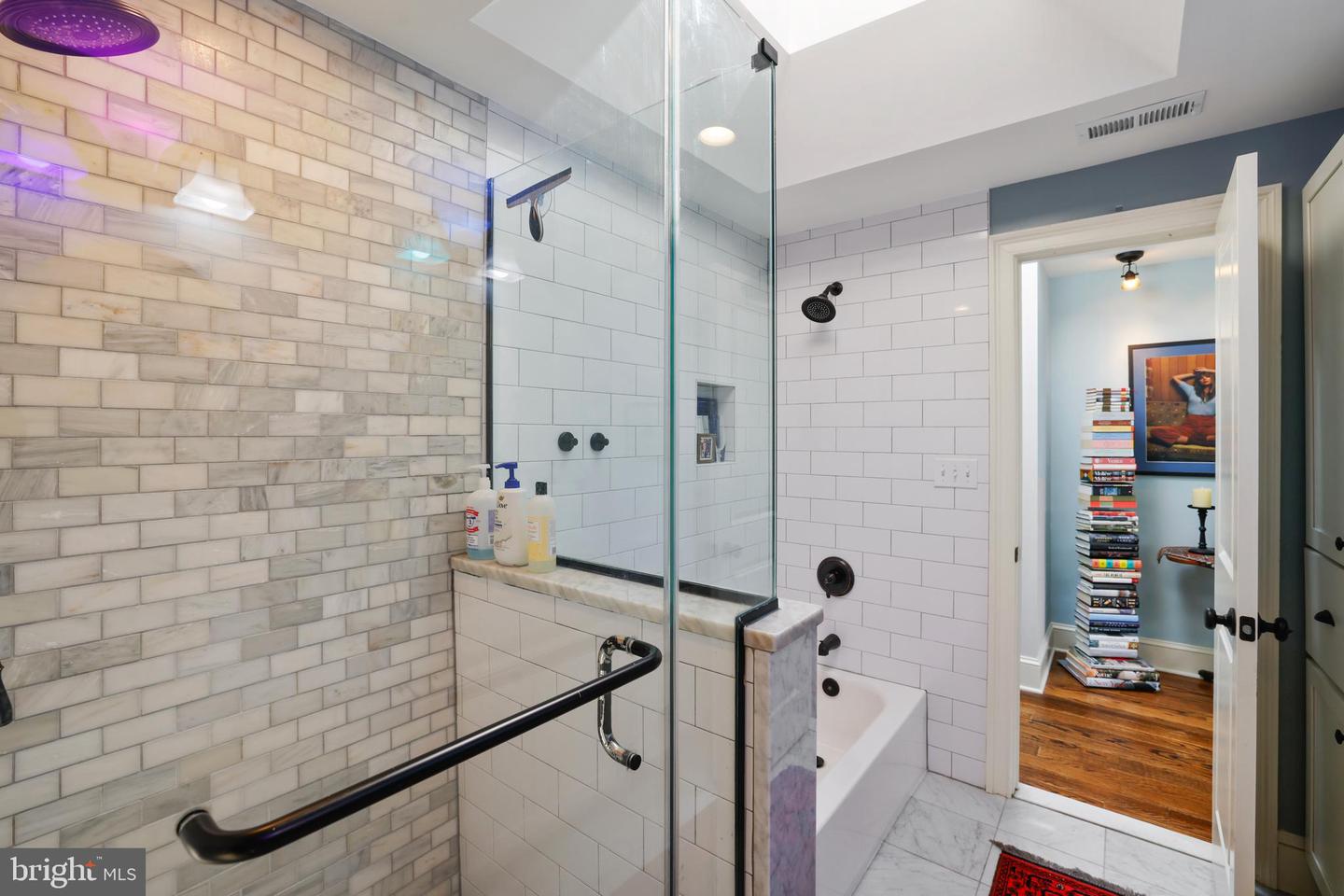 Washington, District of Columbia, 20003, United States, 2 Bedrooms Bedrooms, ,2 BathroomsBathrooms,Residential,For Sale,1896371