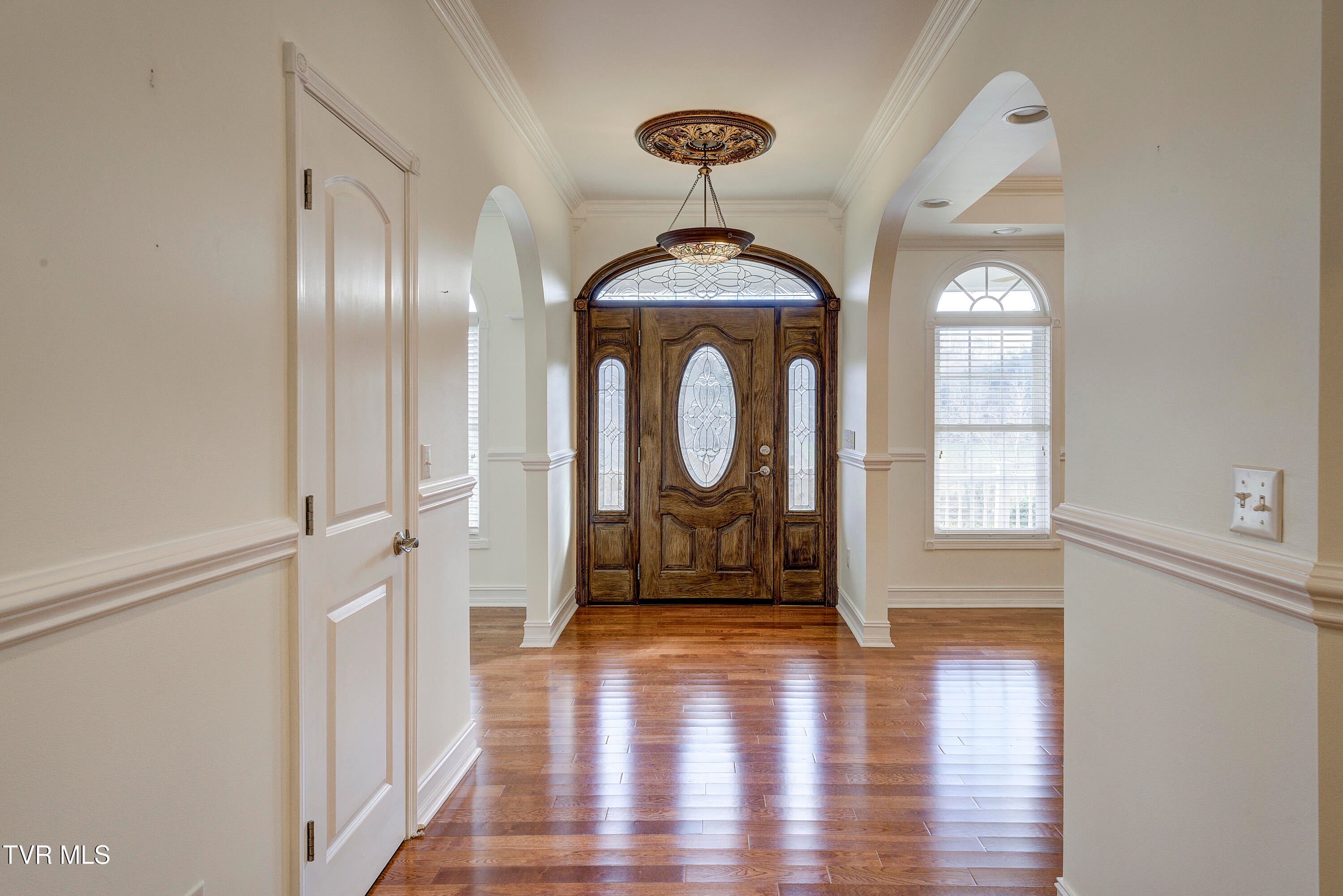 Bristol, Tennessee, 37620, United States, 4 Bedrooms Bedrooms, ,4 BathroomsBathrooms,Residential,For Sale,2001712