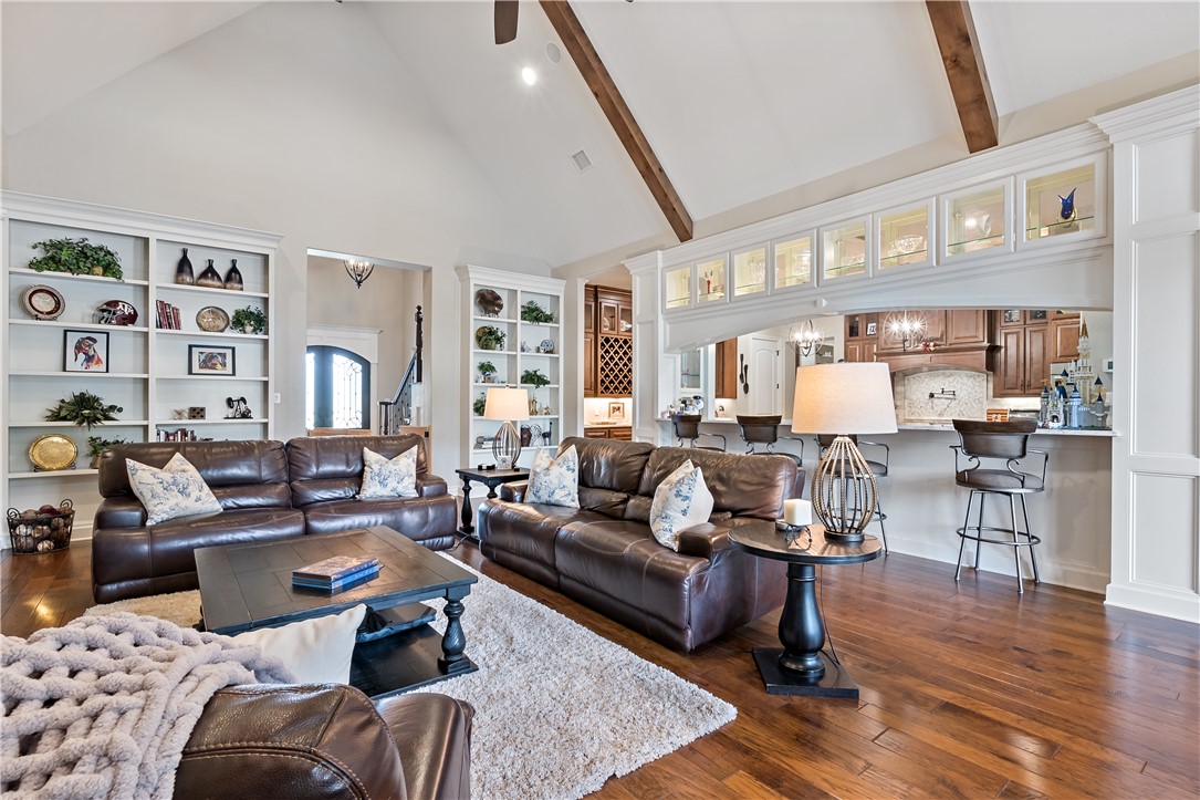 College Station, Texas, 77845, United States, 6 Bedrooms Bedrooms, ,7 BathroomsBathrooms,Residential,For Sale,1794903