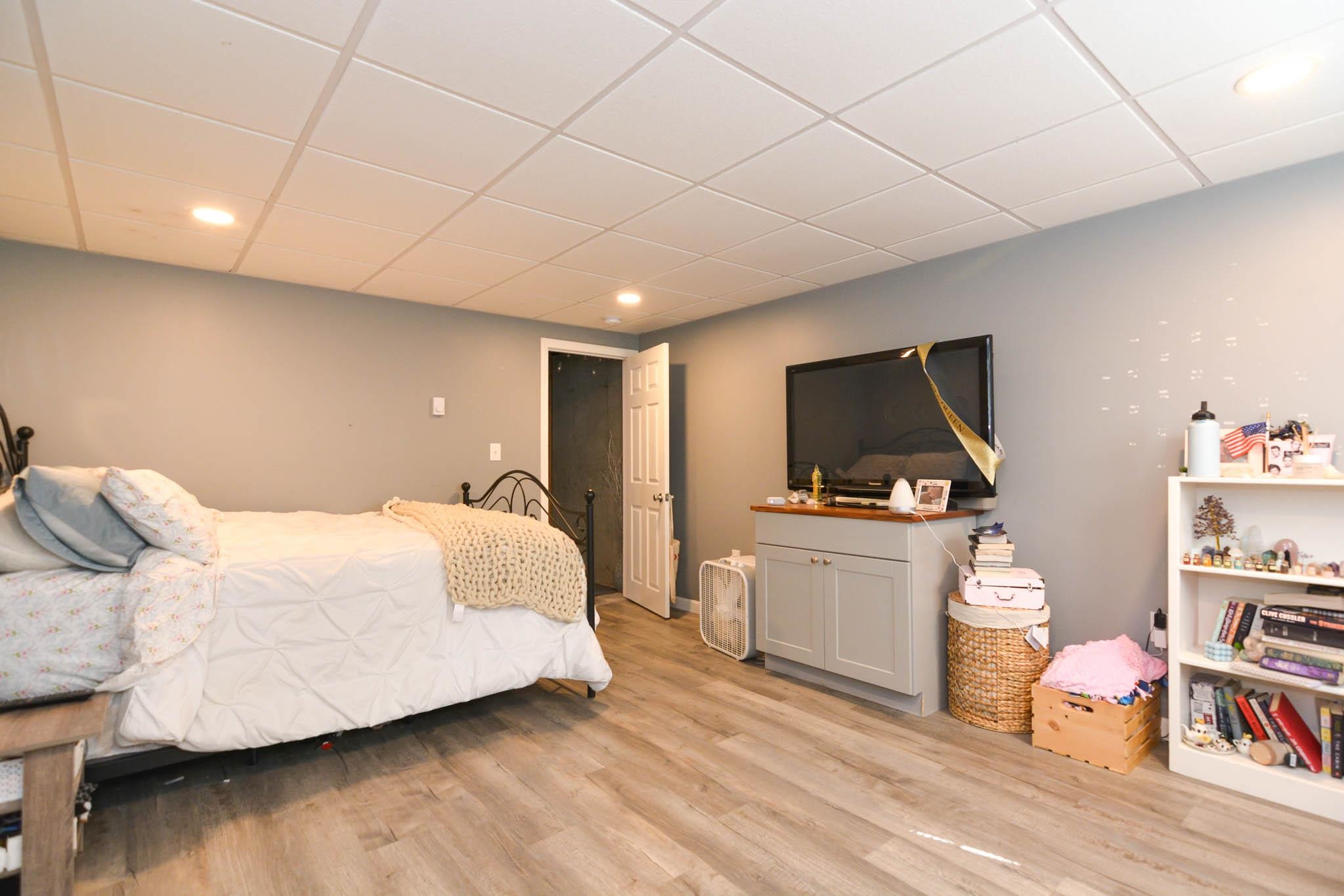 Litchfield, New Hampshire, 03054, United States, 3 Bedrooms Bedrooms, ,1 BathroomBathrooms,Residential,For Sale,1948760