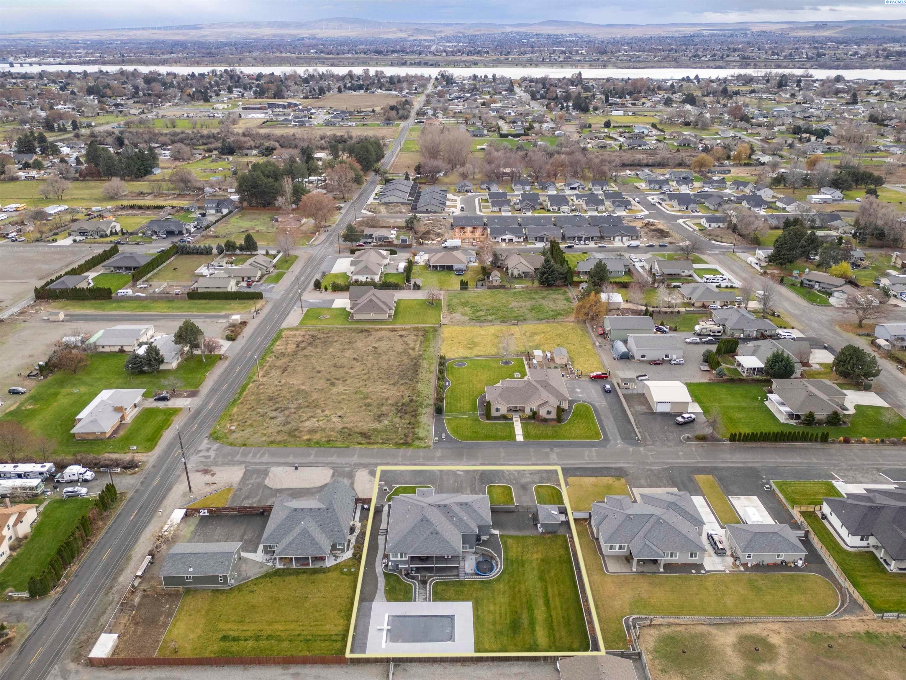 Pasco, Washington, 99301, United States, 6 Bedrooms Bedrooms, ,3 BathroomsBathrooms,Residential,For Sale,2005744