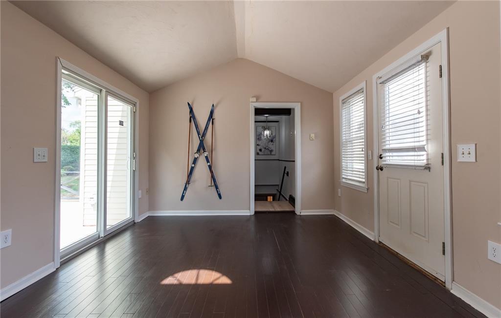 North Attleboro, Massachusetts, 02760, United States, 3 Bedrooms Bedrooms, ,1 BathroomBathrooms,Residential,For Sale,1975317