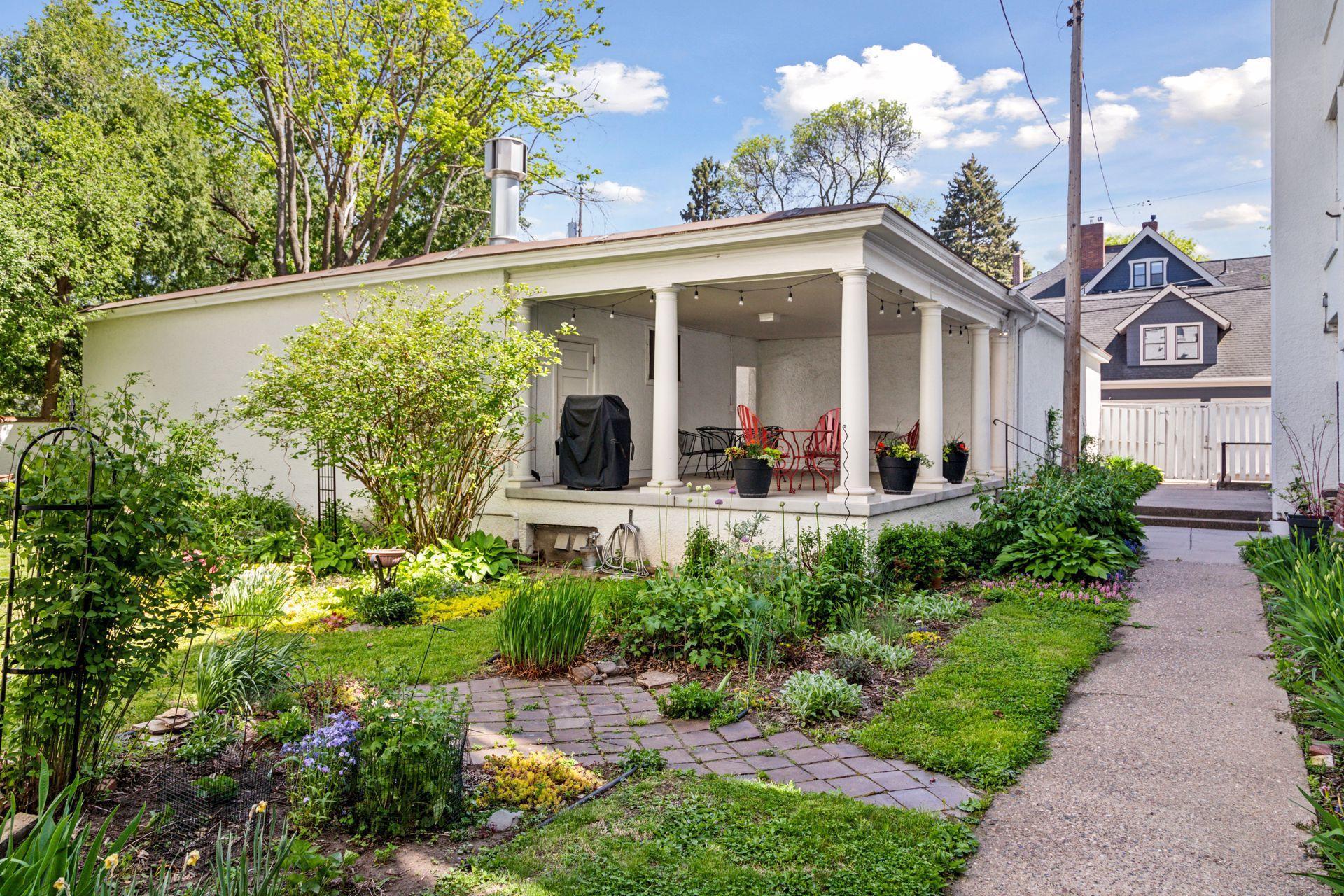 Saint Paul, Minnesota, 55102, United States, 3 Bedrooms Bedrooms, ,1 BathroomBathrooms,Residential,For Sale,1940407