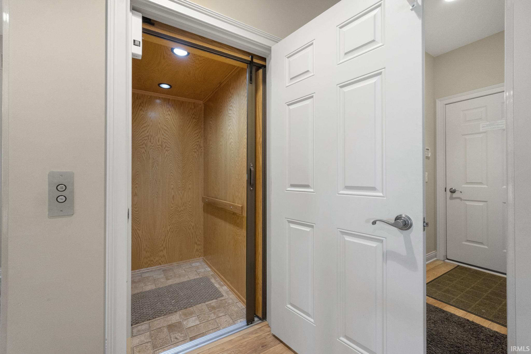 Fort Wayne, Indiana, 46845, United States, 3 Bedrooms Bedrooms, ,4 BathroomsBathrooms,Residential,For Sale,1908005