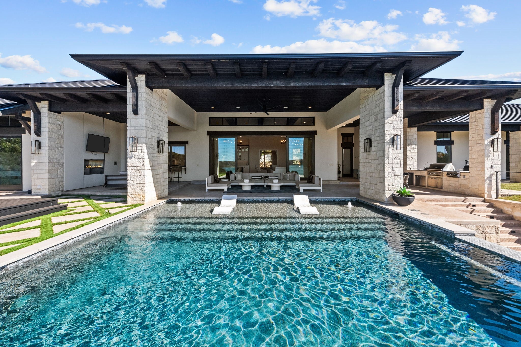 Graford, Texas, 76449, United States, 5 Bedrooms Bedrooms, ,7 BathroomsBathrooms,Residential,For Sale,1987325