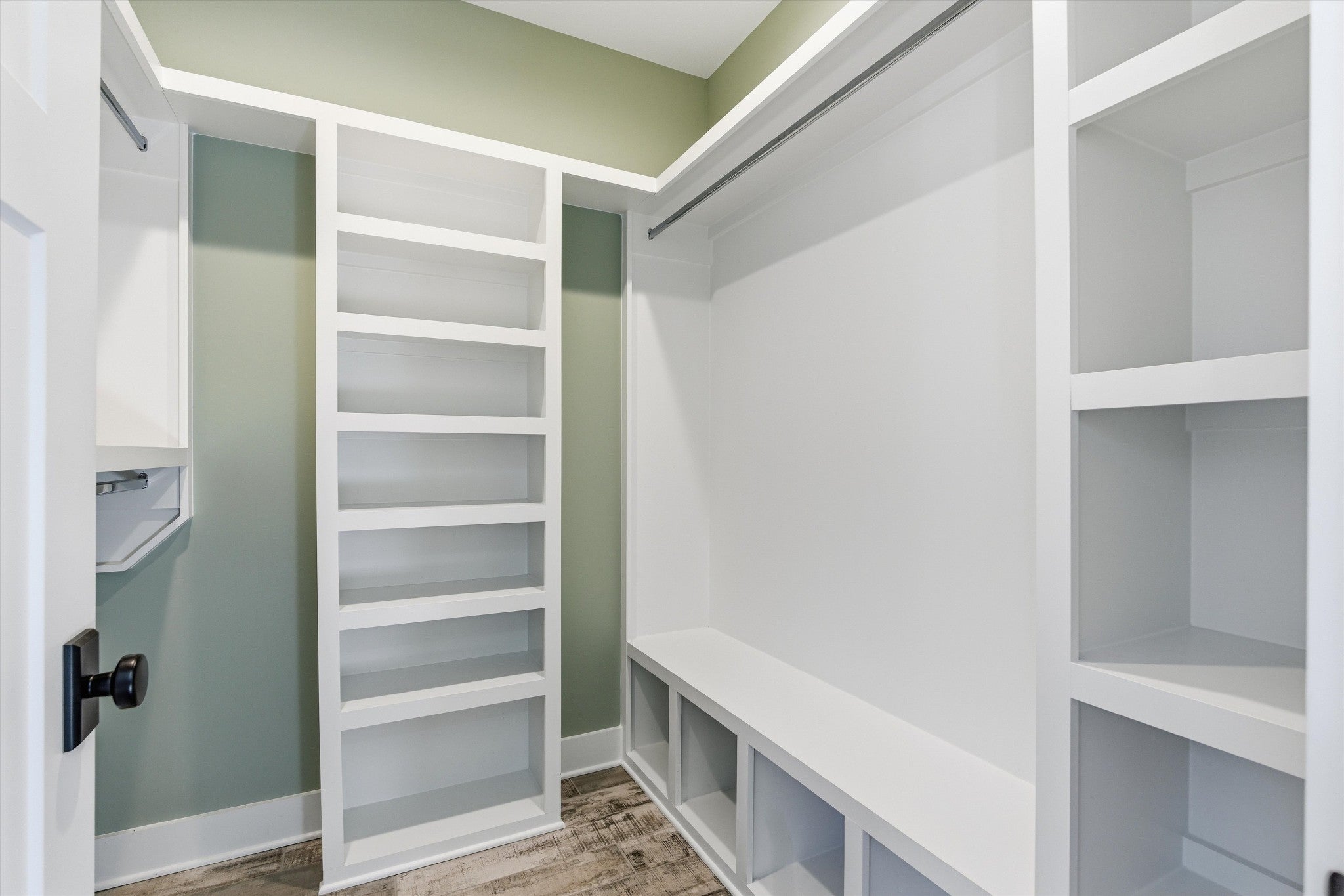 McMinnville, Tennessee, 37110, United States, 3 Bedrooms Bedrooms, ,2 BathroomsBathrooms,Residential,For Sale,2006562