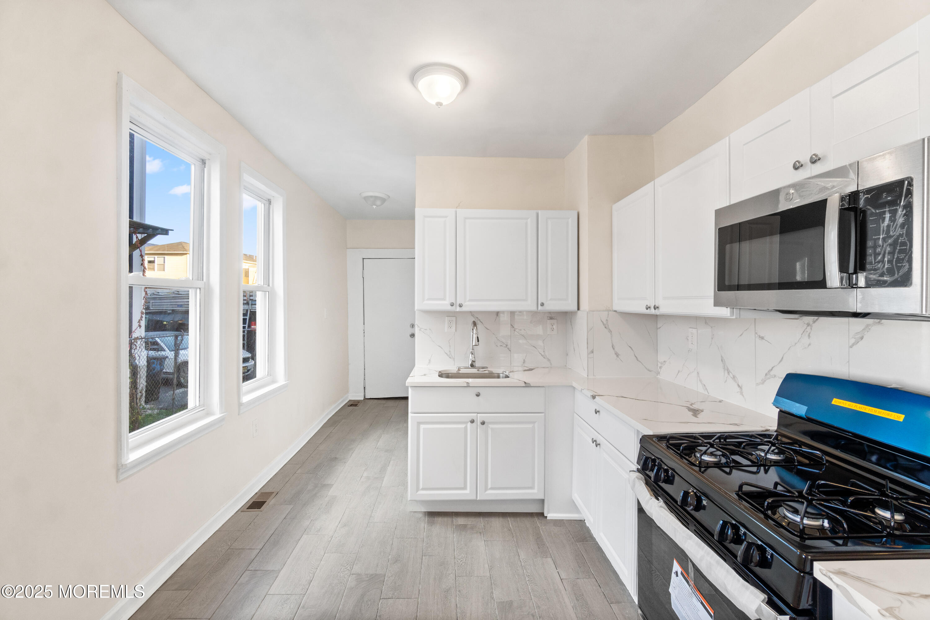 Newark, New Jersey, 07112, United States, 5 Bedrooms Bedrooms, ,2 BathroomsBathrooms,Residential,For Sale,1985719