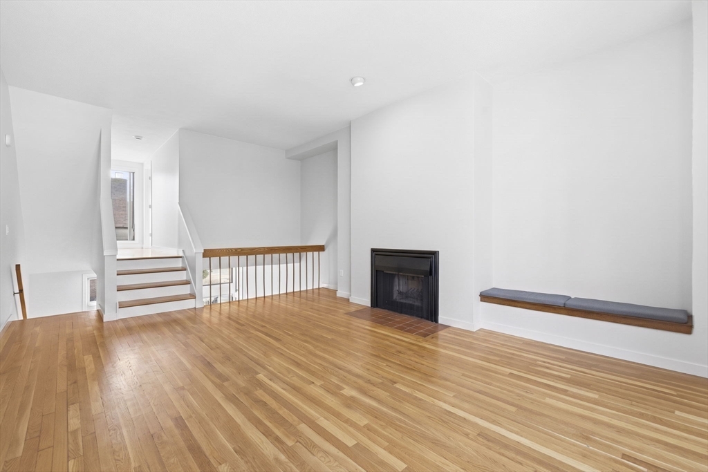 Cambridge, Massachusetts, 02138, United States, 3 Bedrooms Bedrooms, ,3 BathroomsBathrooms,Residential,For Sale,2040647