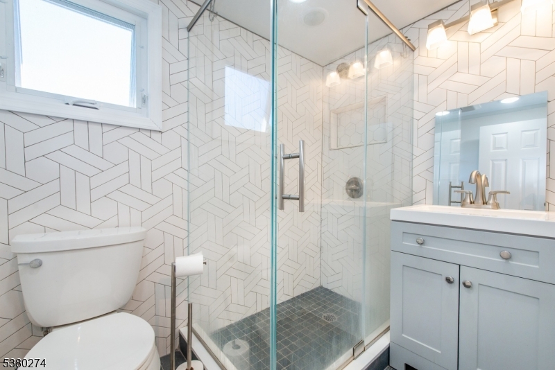 Clifton City, New Jersey, 07012, United States, 4 Bedrooms Bedrooms, ,2 BathroomsBathrooms,Residential,For Sale,1940862