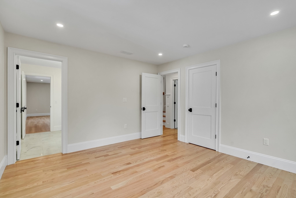 Lexington, Massachusetts, 02420, United States, 5 Bedrooms Bedrooms, ,6 BathroomsBathrooms,Residential,For Sale,1995859