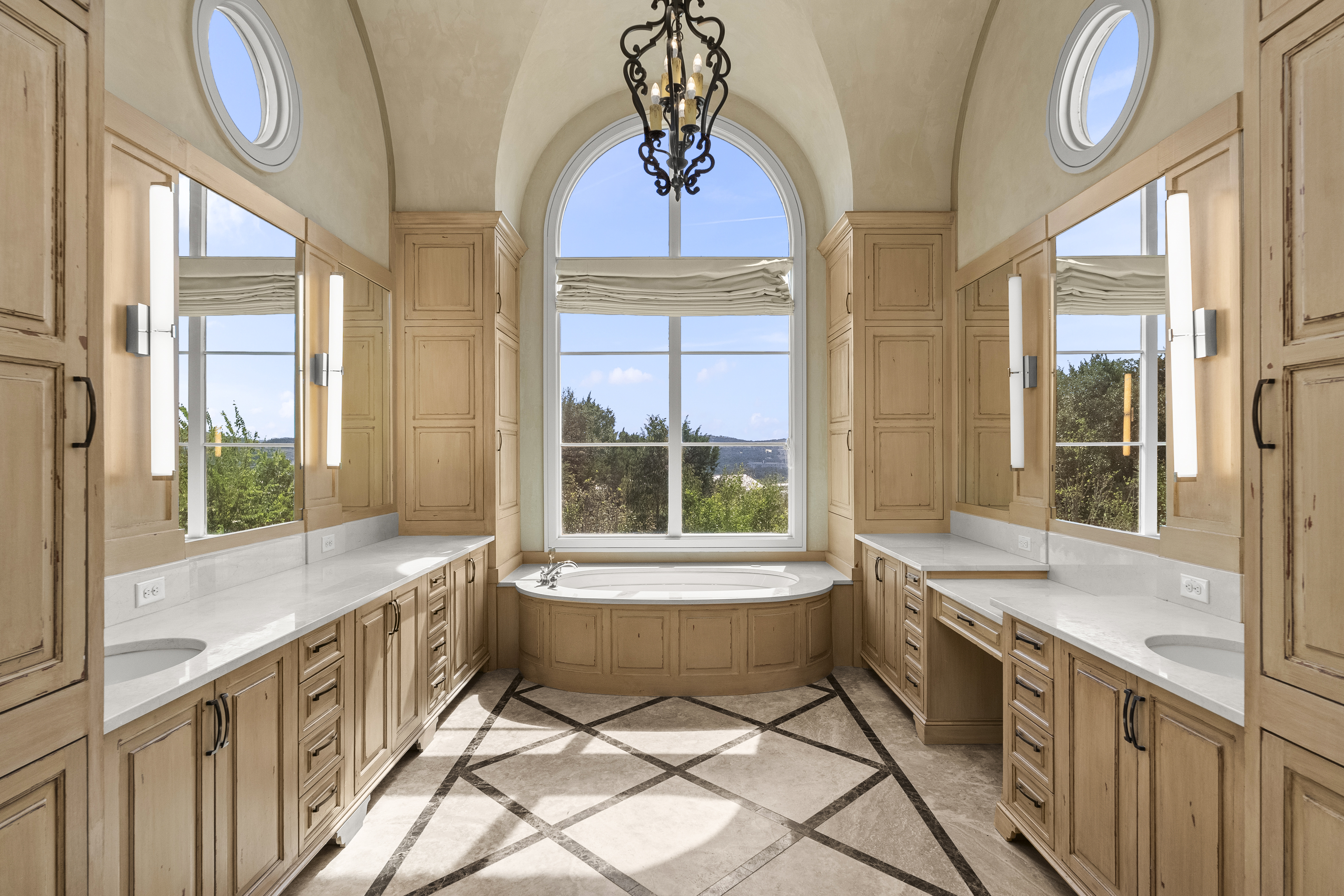  Mediterranean Style Estate in The Dominion - 物件實景