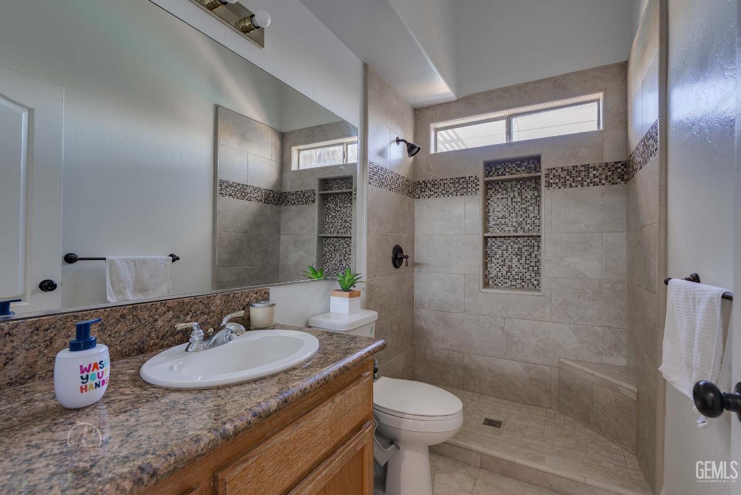 Bakersfield, California, 93312, United States, 4 Bedrooms Bedrooms, ,2 BathroomsBathrooms,Residential,For Sale,1931687