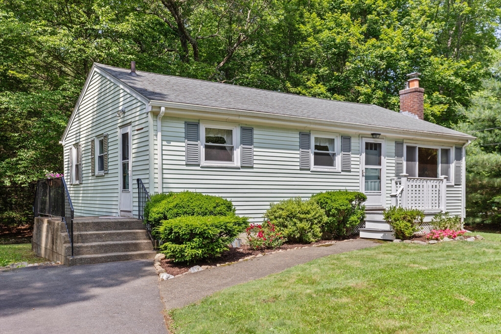 Easton, Massachusetts, 02356, United States, 3 Bedrooms Bedrooms, ,1 BathroomBathrooms,Residential,For Sale,1895599
