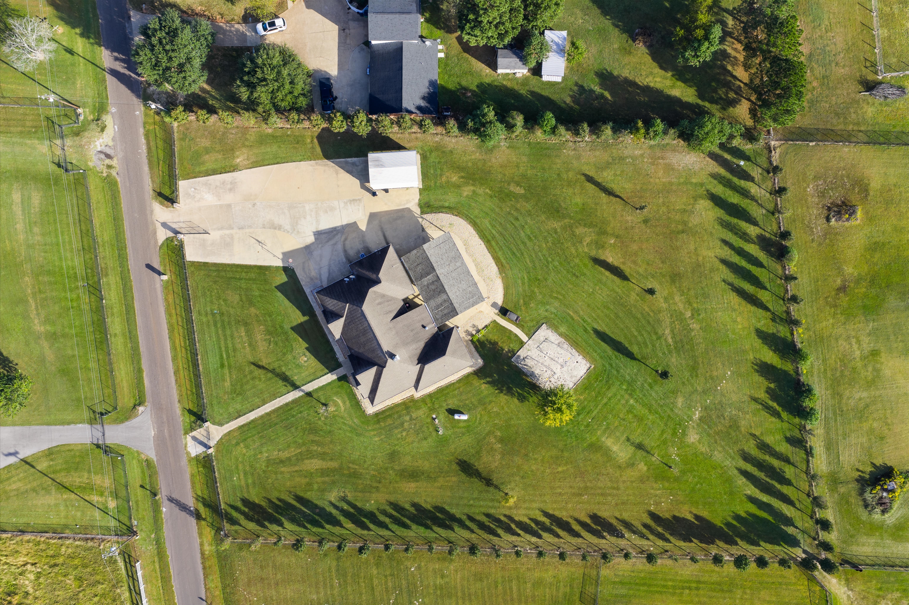 Henderson, Texas, 75654, United States, 5 Bedrooms Bedrooms, ,3 BathroomsBathrooms,Residential,For Sale,1983255