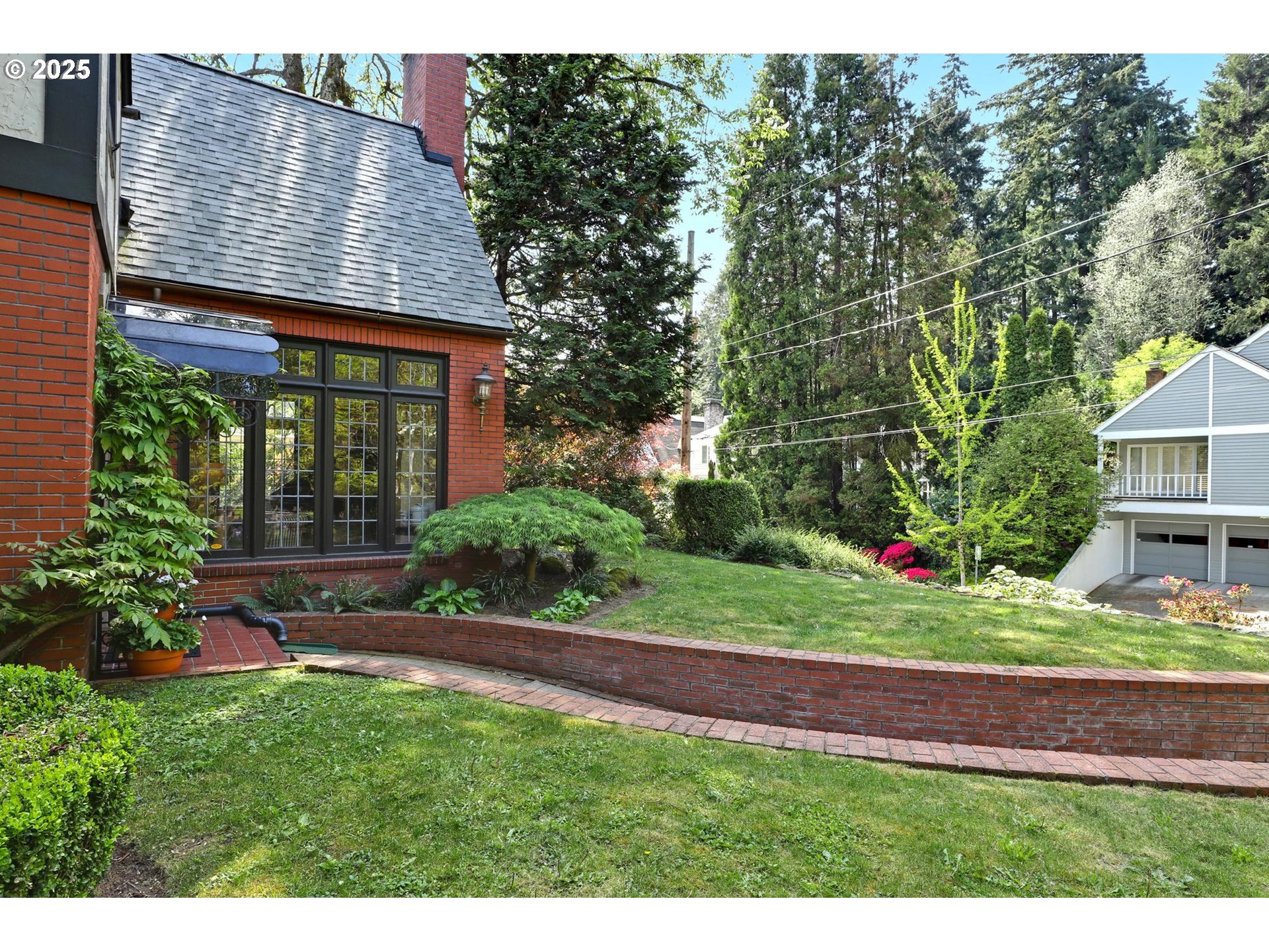 Portland, Oregon, 97205, United States, 4 Bedrooms Bedrooms, ,4 BathroomsBathrooms,Residential,For Sale,1795097