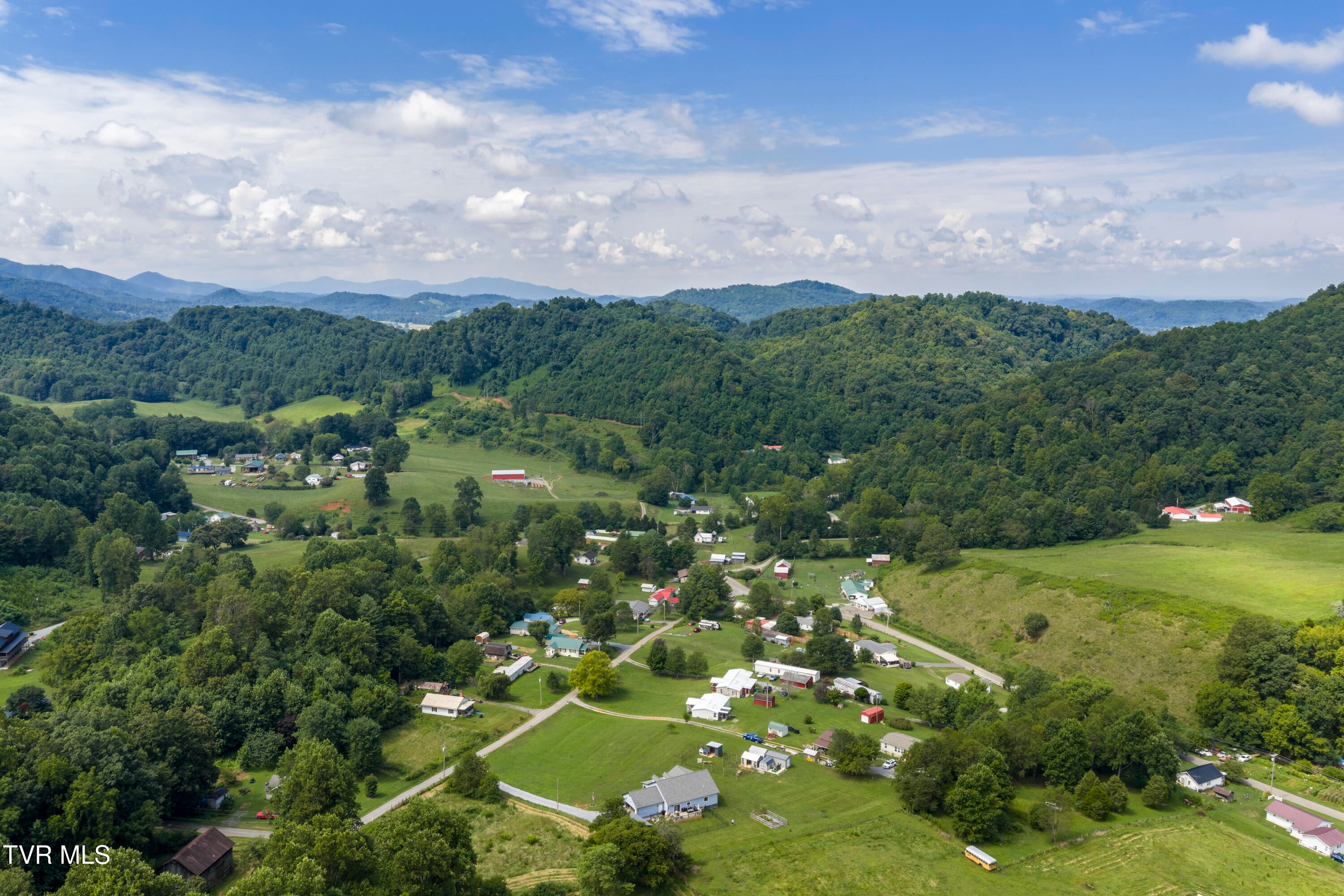 Elizabethton, Tennessee, 37643, United States, 3 Bedrooms Bedrooms, ,2 BathroomsBathrooms,Residential,For Sale,1925509