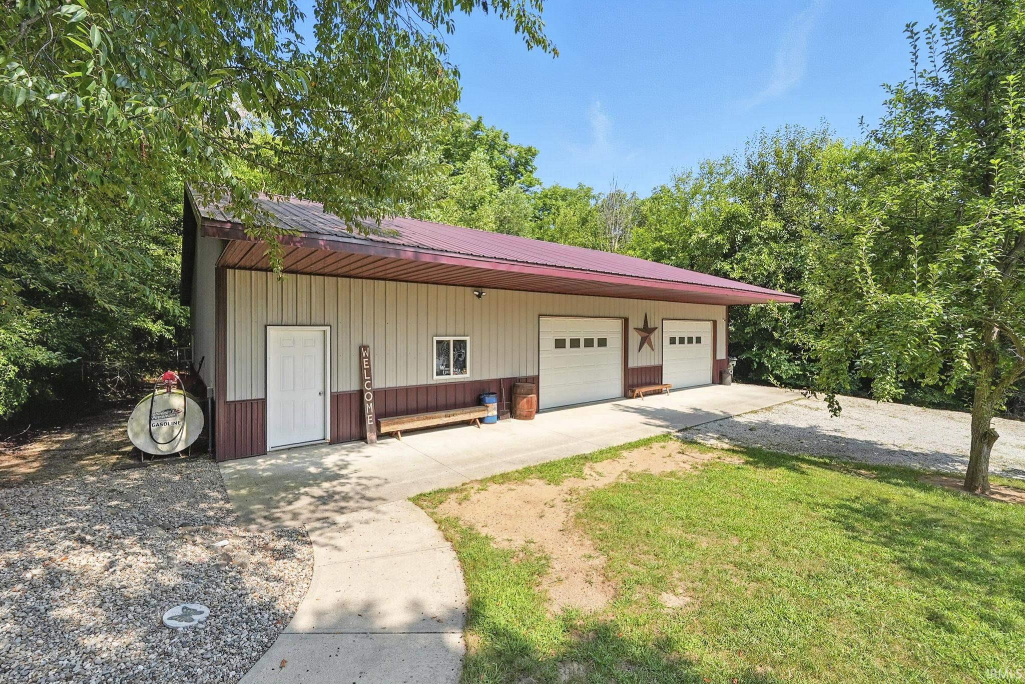Kimmell, Indiana, 46760, United States, 2 Bedrooms Bedrooms, ,3 BathroomsBathrooms,Residential,For Sale,1928188