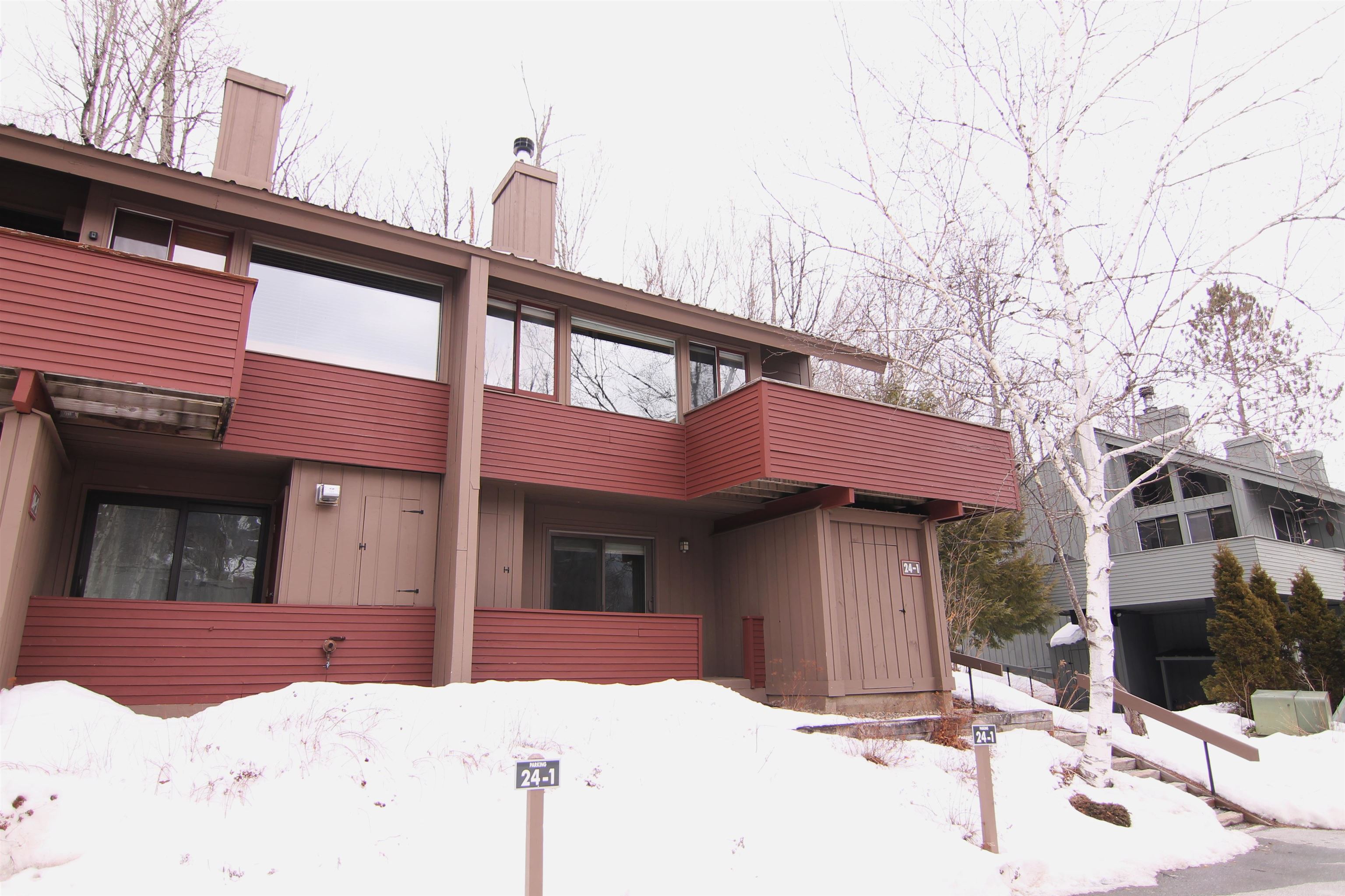 Lincoln, New Hampshire, 03251, United States, 3 Bedrooms Bedrooms, ,2 BathroomsBathrooms,Residential,For Sale,1732060
