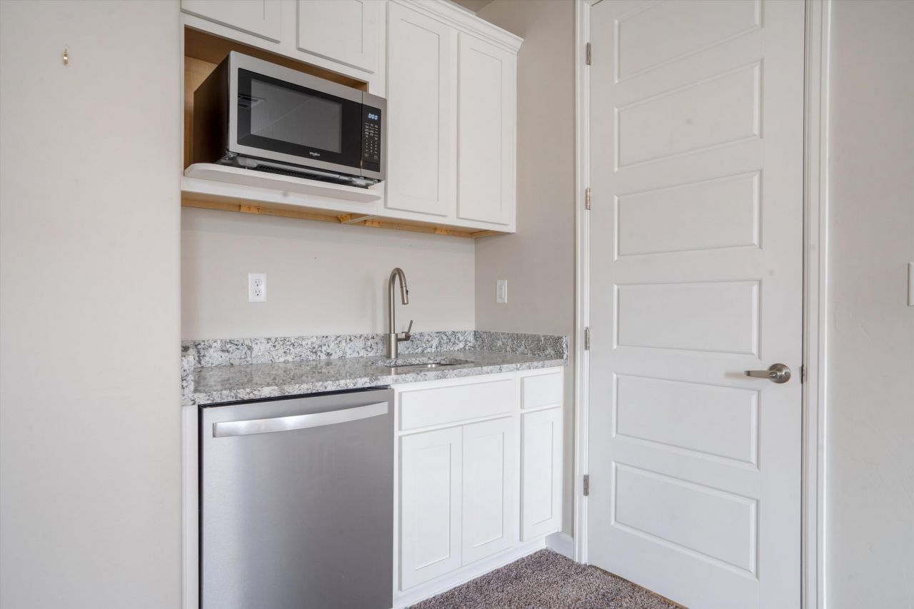 Rio Rancho, New Mexico, 87124, United States, 4 Bedrooms Bedrooms, ,4 BathroomsBathrooms,Residential,For Sale,1919636