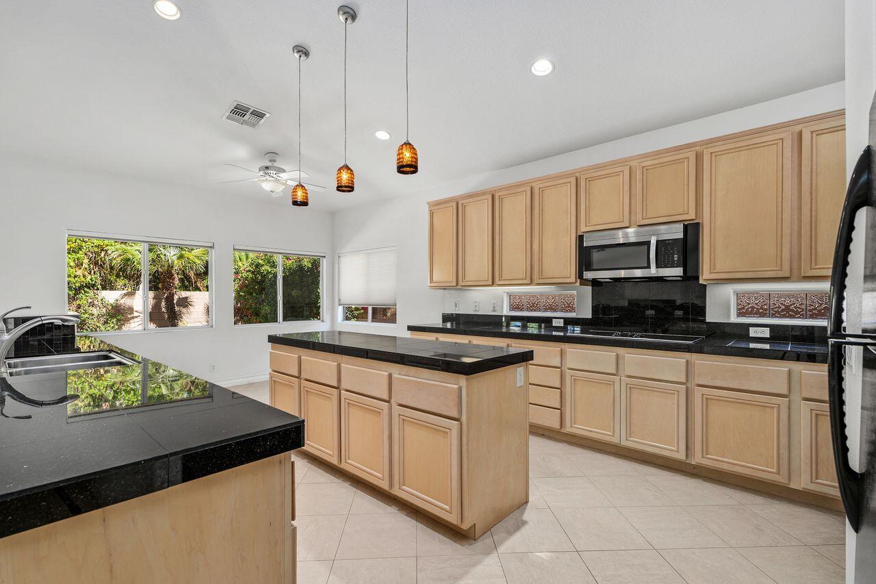 Indio, California, 92201, United States, 3 Bedrooms Bedrooms, ,3 BathroomsBathrooms,Residential,For Sale,1955599