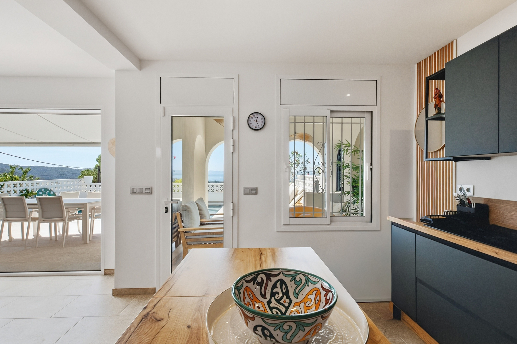  Contemporary villa with pool and panoramic views of Roses Bay - 物件實景