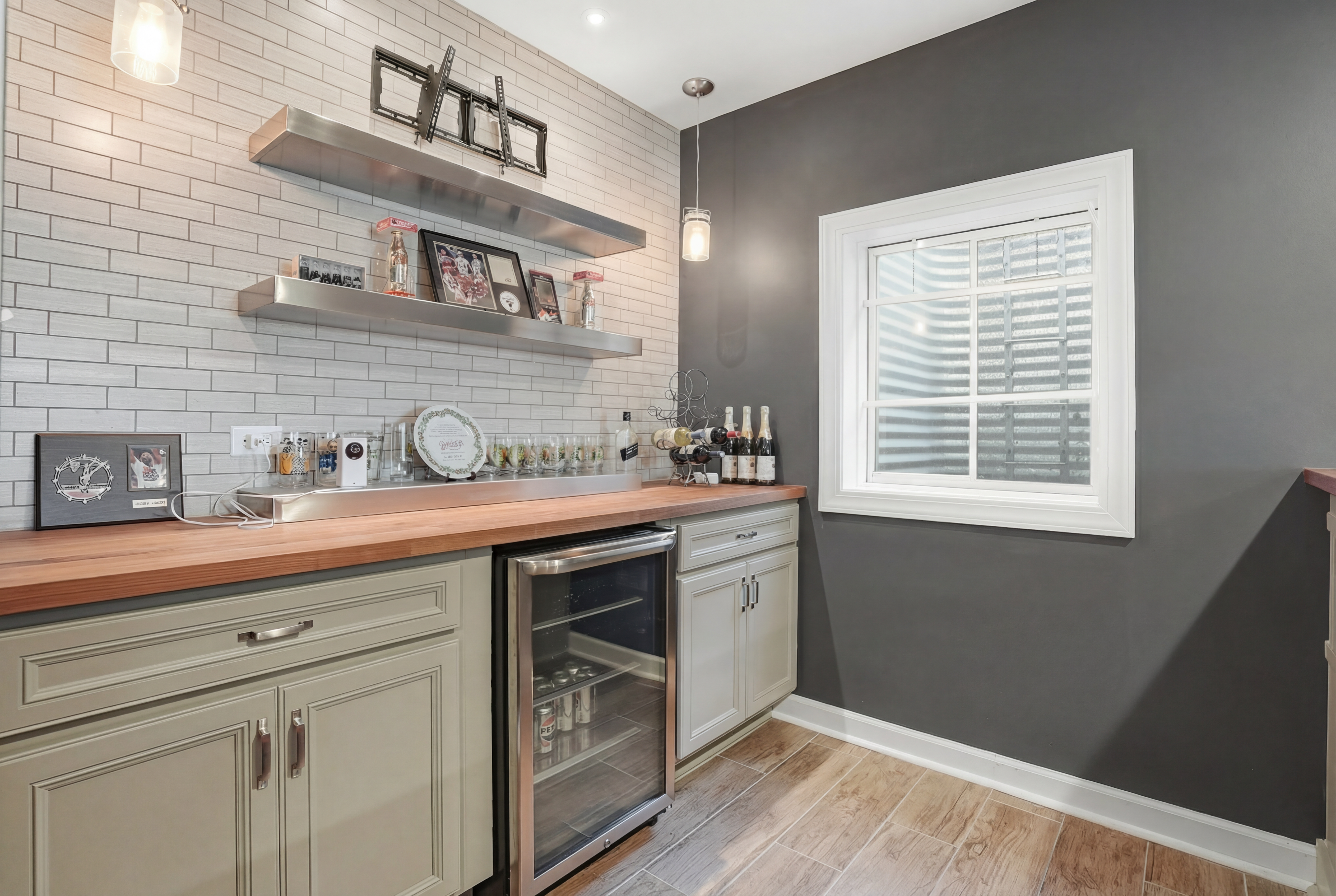  The Crown Jewel of Tall Grass: Waterfront Privacy Meets the Ultimate Layout - 物件實景