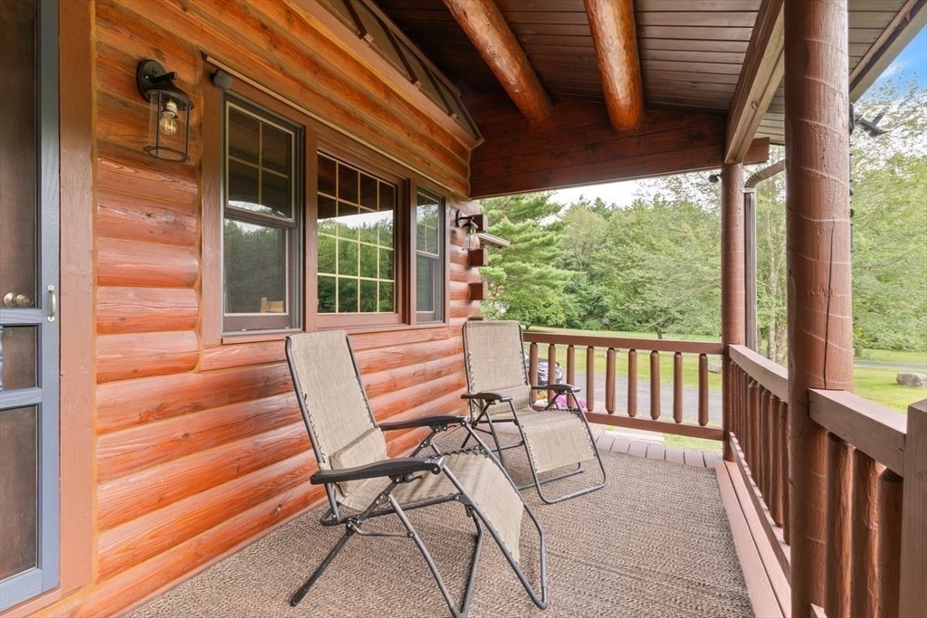 Haverhill, Massachusetts, 01832, United States, 4 Bedrooms Bedrooms, ,2 BathroomsBathrooms,Residential,For Sale,1906911