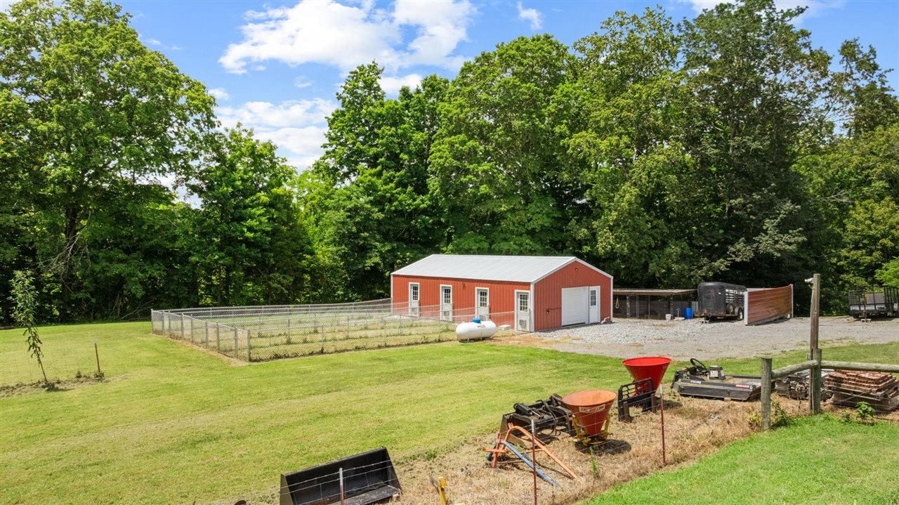 Franklin, Kentucky, 42134, United States, 5 Bedrooms Bedrooms, ,3 BathroomsBathrooms,Residential,For Sale,1903592