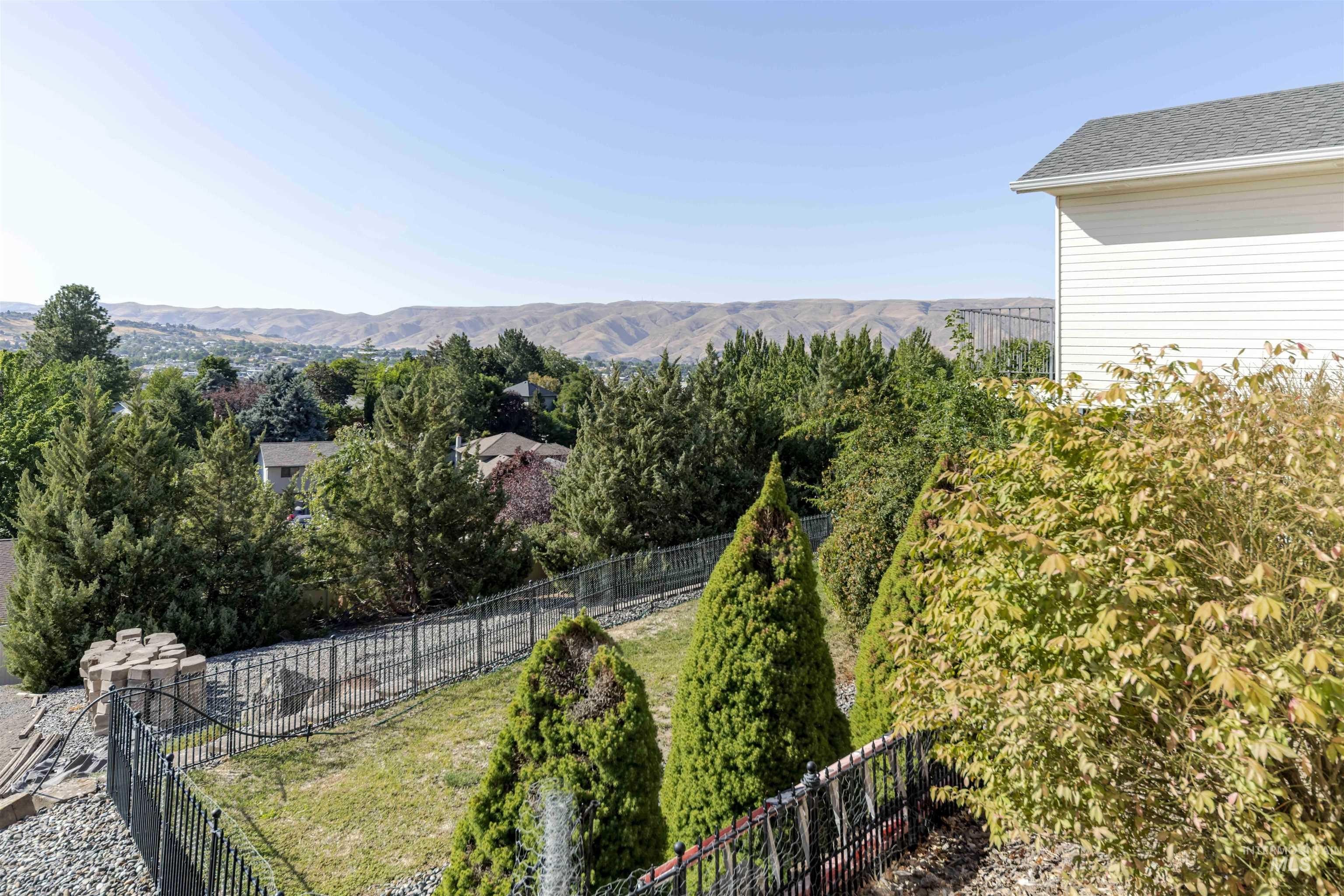 Lewiston, Idaho, 83501, United States, 4 Bedrooms Bedrooms, ,3 BathroomsBathrooms,Residential,For Sale,1936984