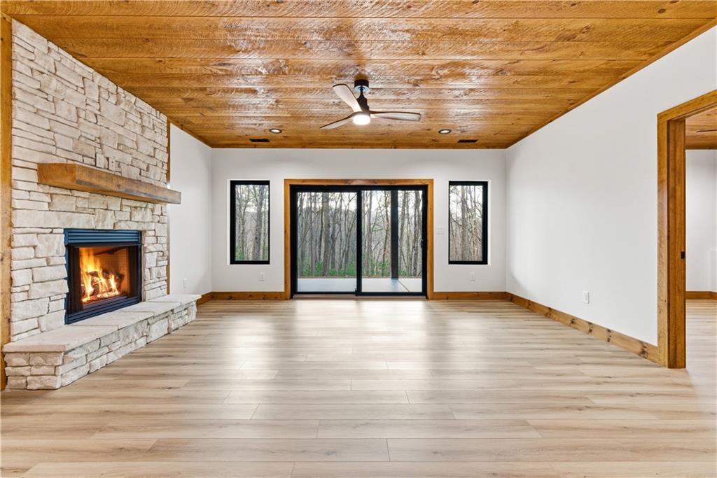 Morganton, Georgia, 30560, United States, 3 Bedrooms Bedrooms, ,4 BathroomsBathrooms,Residential,For Sale,2037777