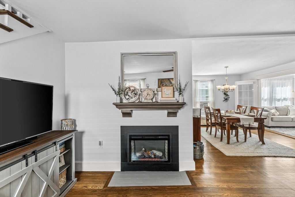 Swampscott, Massachusetts, 01907, United States, 3 Bedrooms Bedrooms, ,2 BathroomsBathrooms,Residential,For Sale,1979300