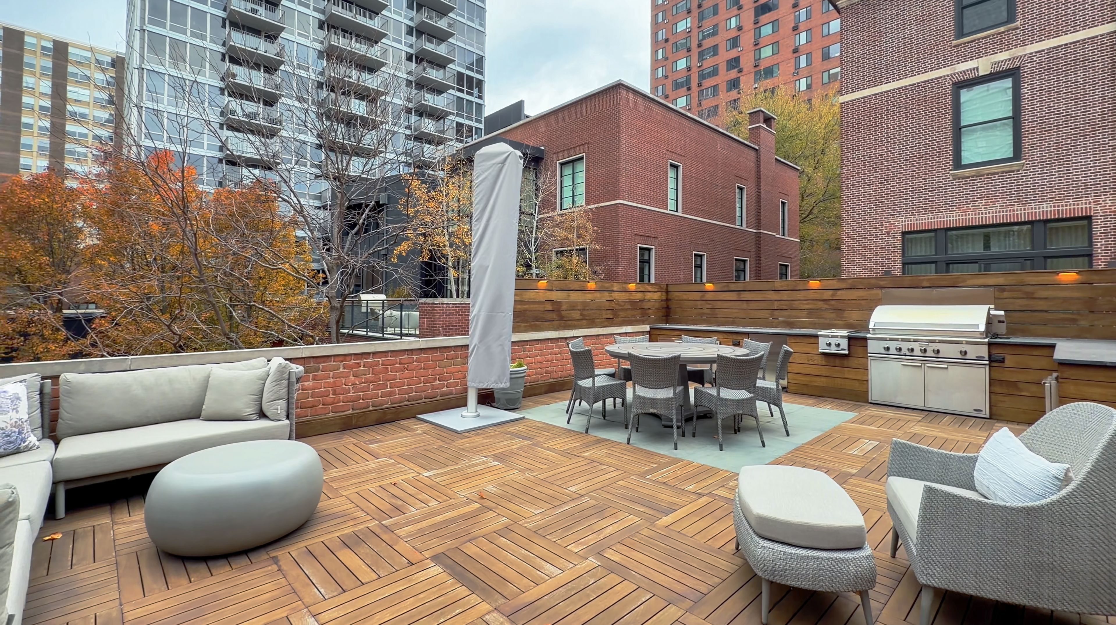  Impeccably Maintained Single-Family Residence on Lake Shore Drive - 物件實景