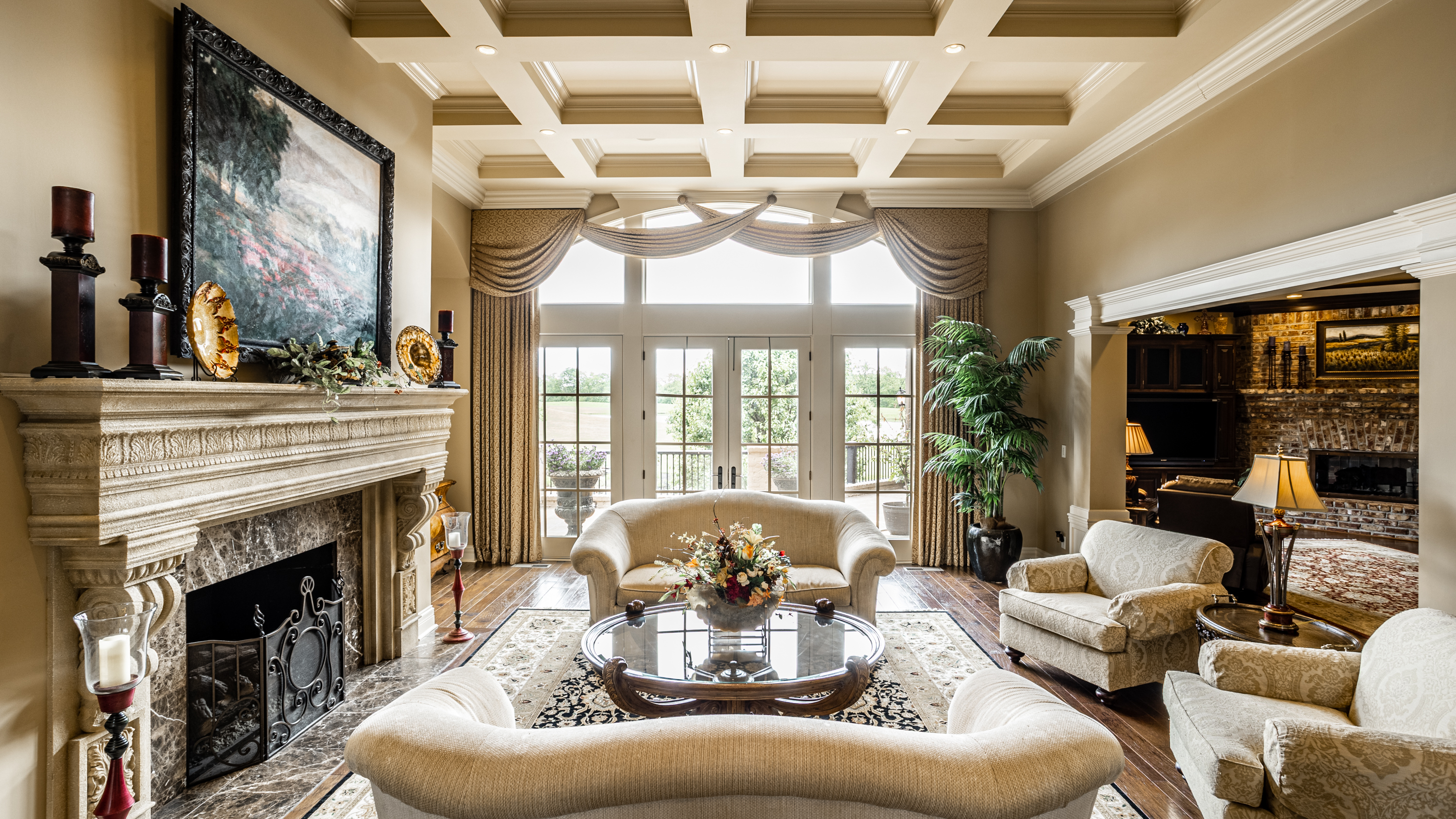  European-Inspired Waterfront Estate with Endless Features - 物件實景