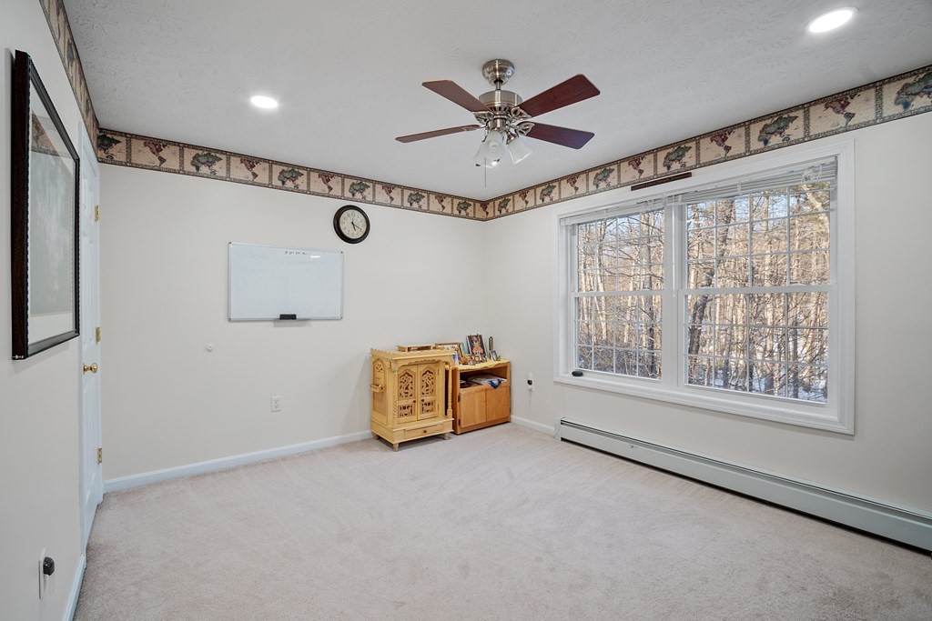 Hooksett, New Hampshire, 03106, United States, 3 Bedrooms Bedrooms, ,3 BathroomsBathrooms,Residential,For Sale,1930253