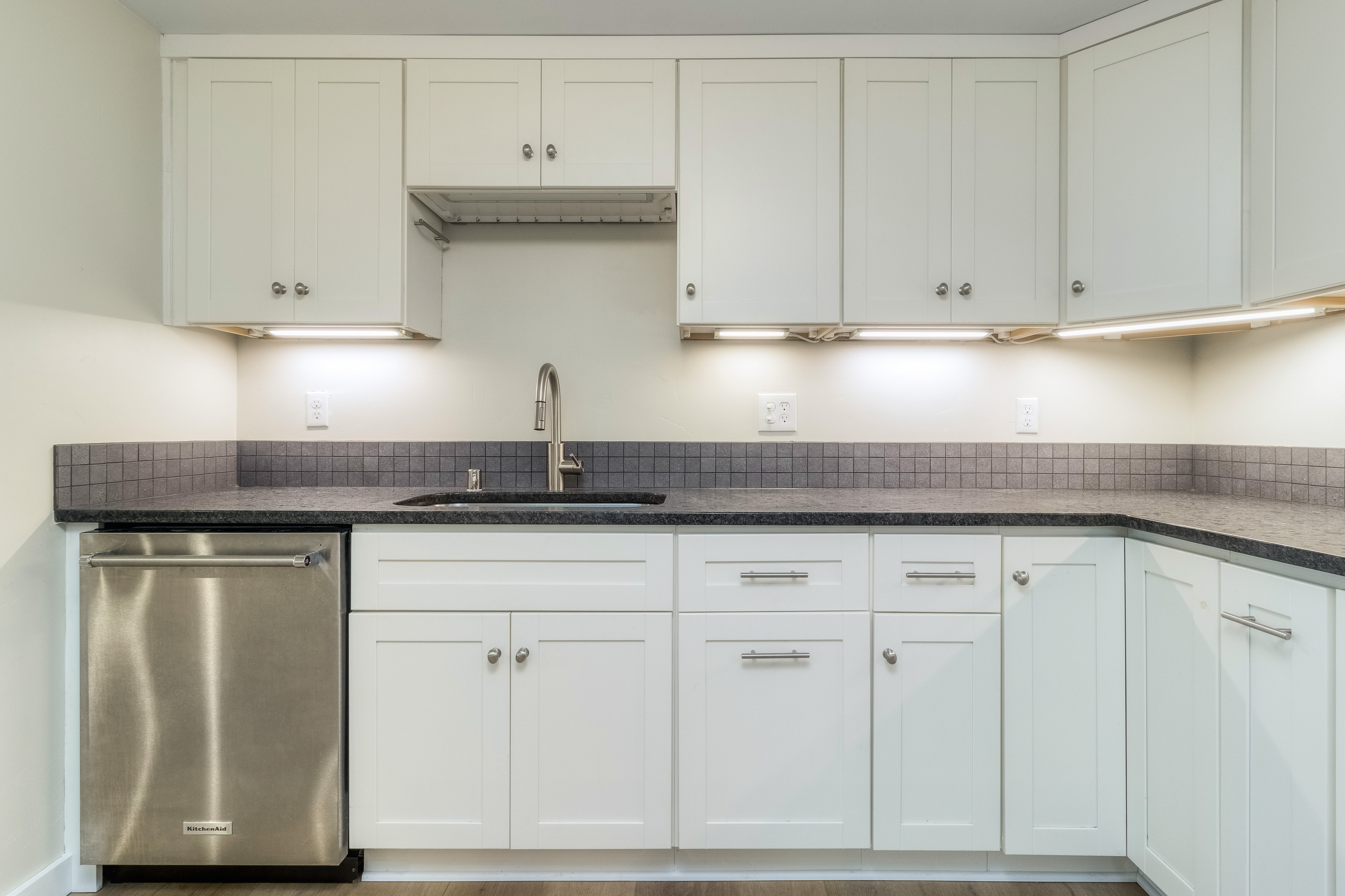  364 Catherine St Unit F-11 - 物件實景
