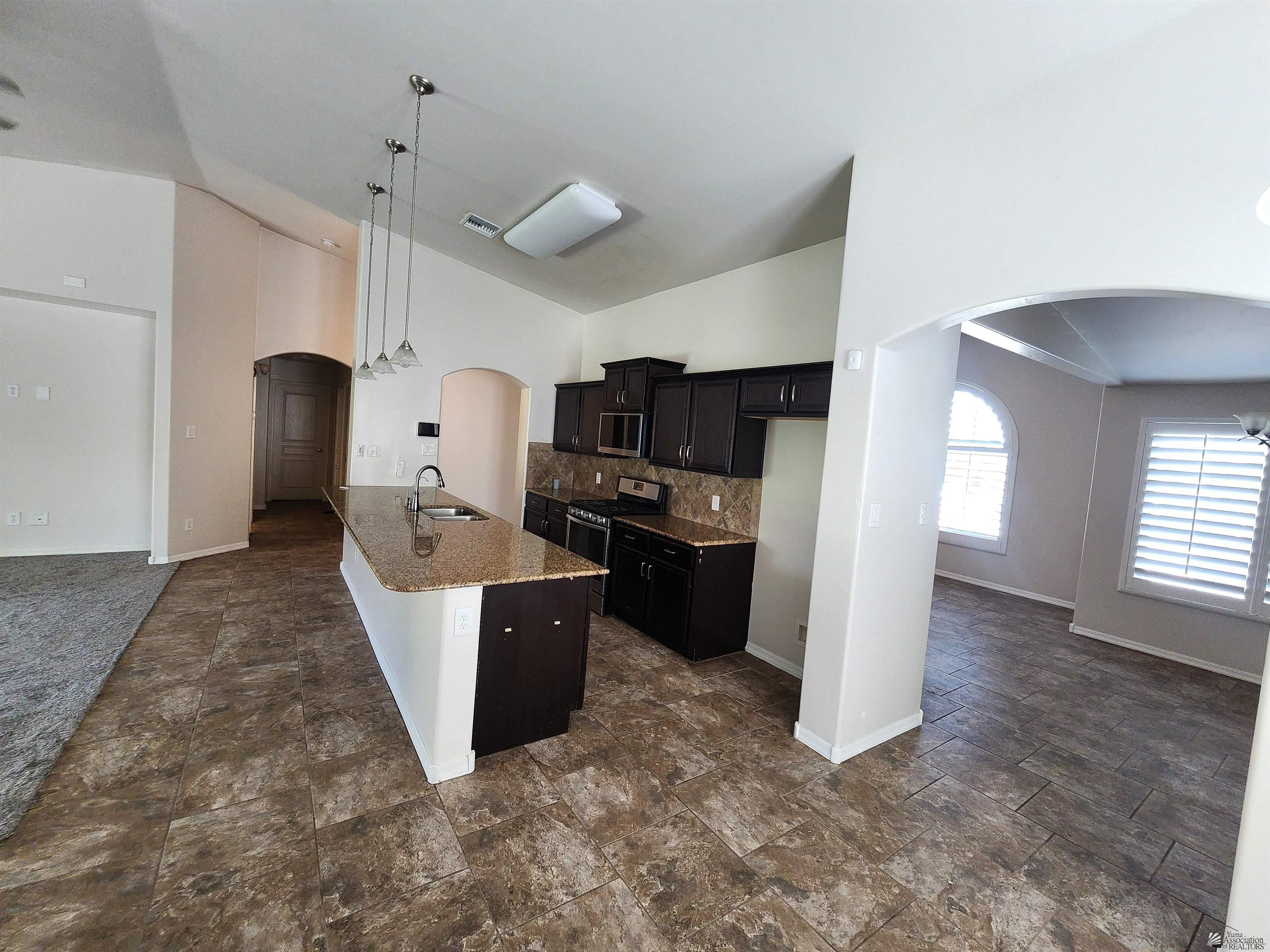 Yuma, Arizona, 85365, United States, 4 Bedrooms Bedrooms, ,1 BathroomBathrooms,Residential,For Sale,1976957