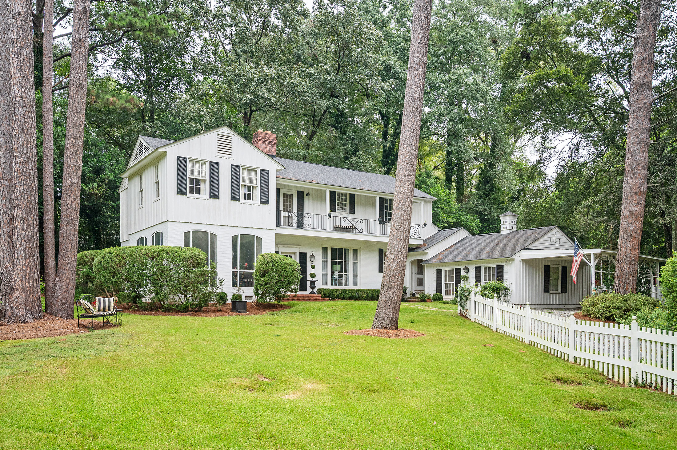  Charming Colonial Revival in the Heart of Historic Shirley Hills - 物件實景