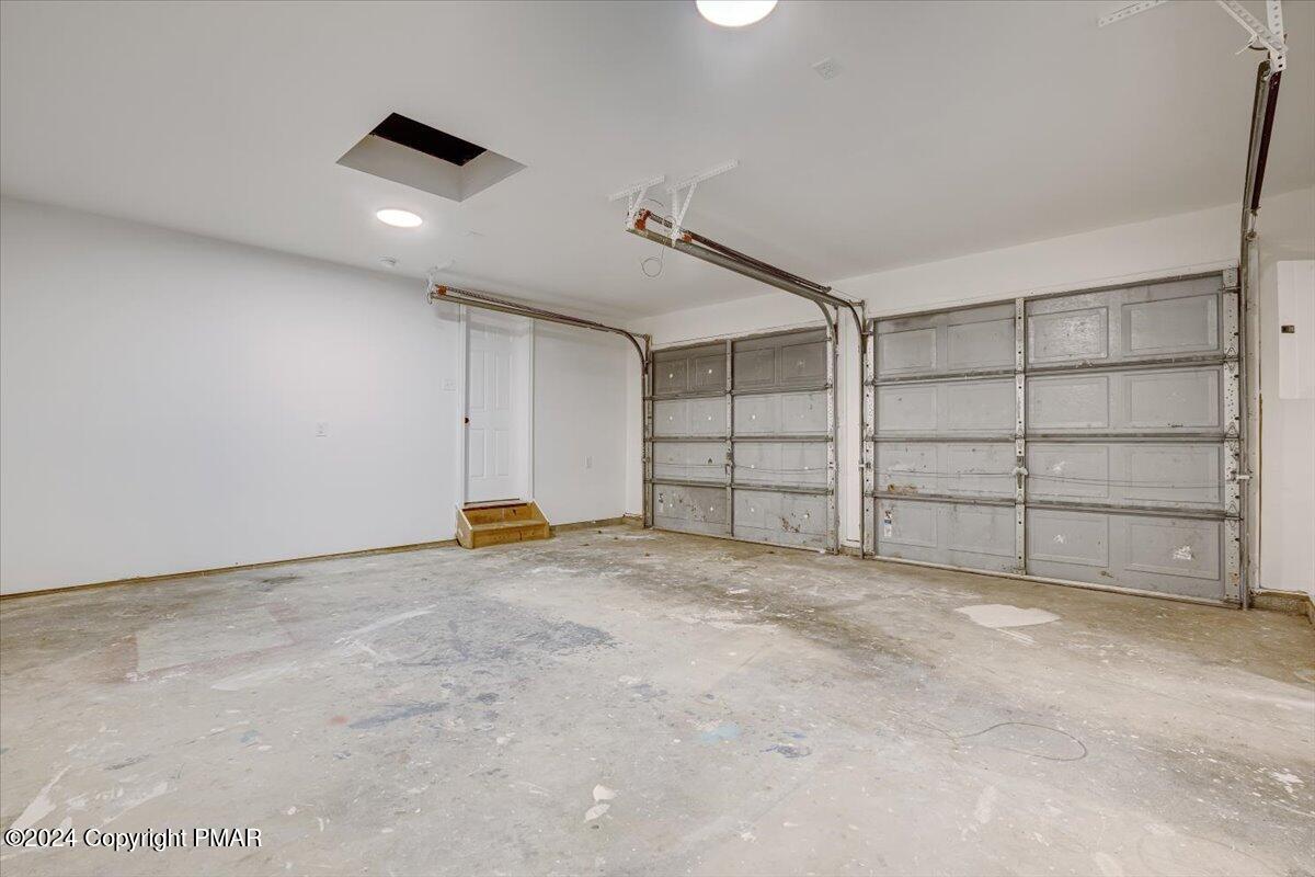 Stroudsburg, Pennsylvania, 18360, United States, 4 Bedrooms Bedrooms, ,3 BathroomsBathrooms,Residential,For Sale,1993550