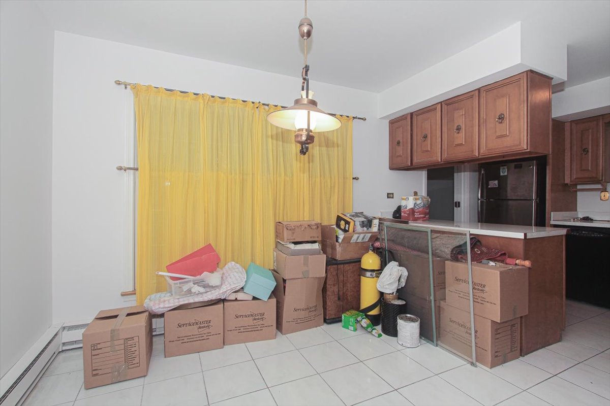 Lincolnshire, Illinois, 60069, United States, 4 Bedrooms Bedrooms, ,3 BathroomsBathrooms,Residential,For Sale,1975181