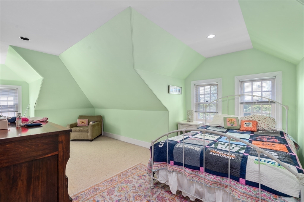 Newton, Massachusetts, 02465, United States, 5 Bedrooms Bedrooms, ,4 BathroomsBathrooms,Residential,For Sale,1848730